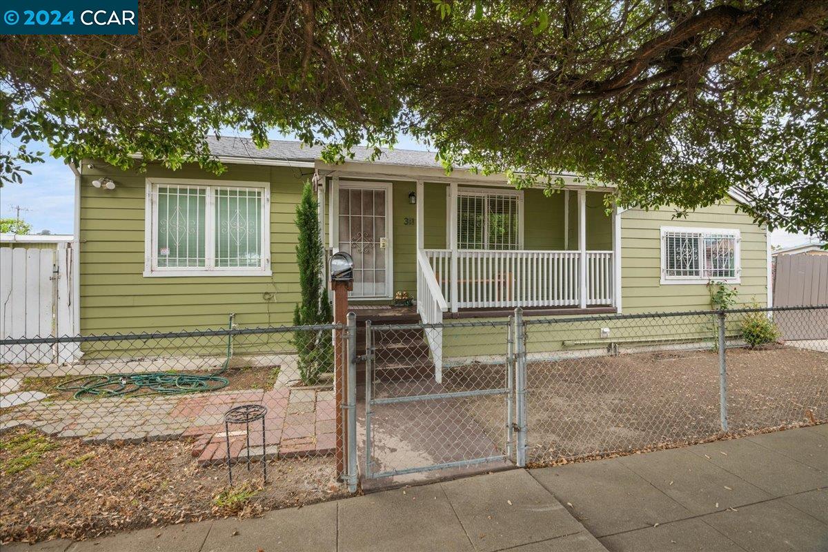 Detail Gallery Image 1 of 1 For 311 S 3rd, Richmond,  CA 94804 - 5 Beds | 2 Baths