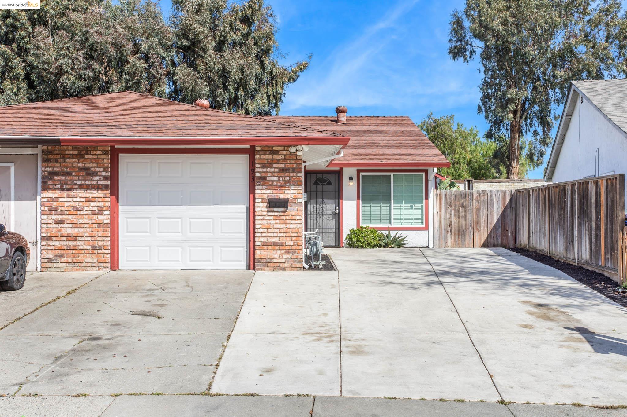 Detail Gallery Image 1 of 1 For 193 E Trident Dr, Pittsburg,  CA 94565 - 3 Beds | 1 Baths