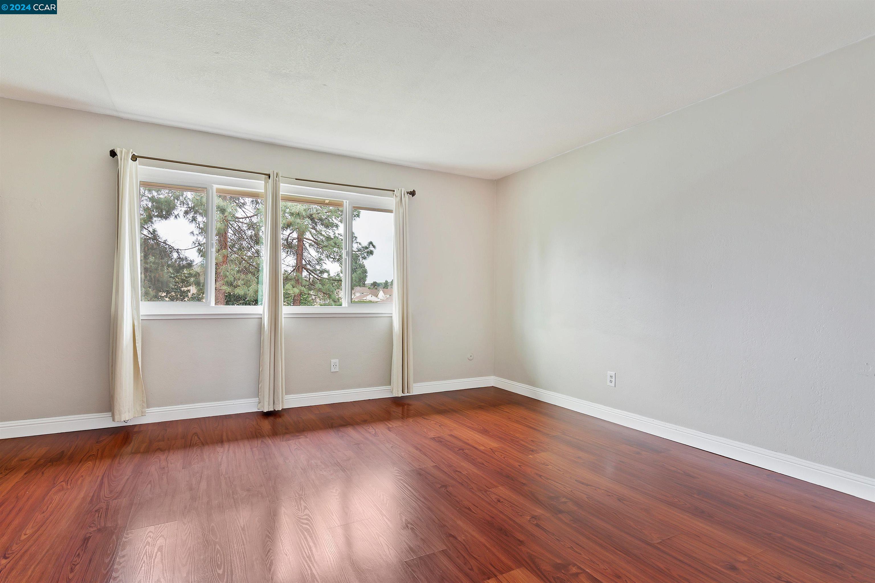 Detail Gallery Image 12 of 23 For 1512 Parkwood Pl, Concord,  CA 94521 - 2 Beds | 1/1 Baths
