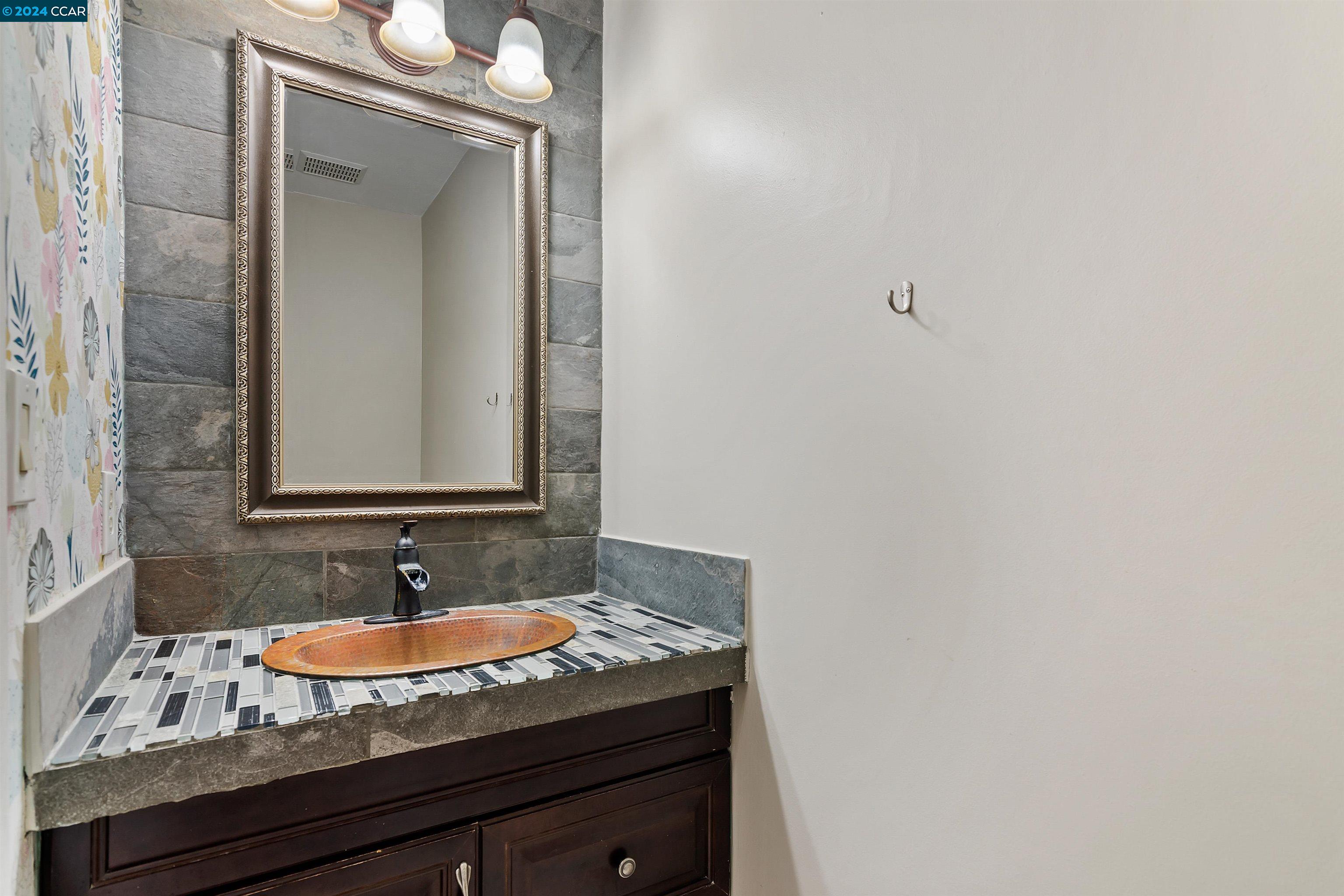 Detail Gallery Image 15 of 23 For 1512 Parkwood Pl, Concord,  CA 94521 - 2 Beds | 1/1 Baths