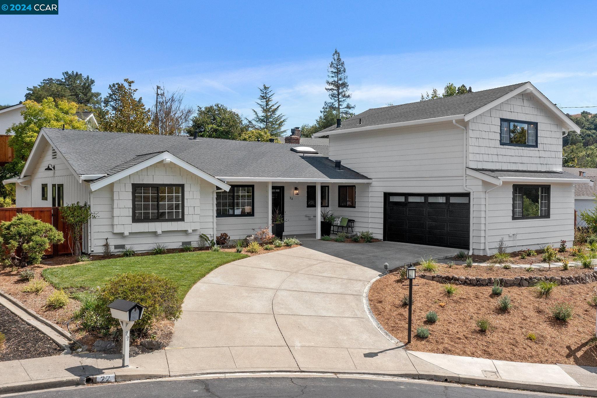 Detail Gallery Image 2 of 60 For 22 Lance Ct, Moraga,  CA 94556 - 4 Beds | 2/1 Baths