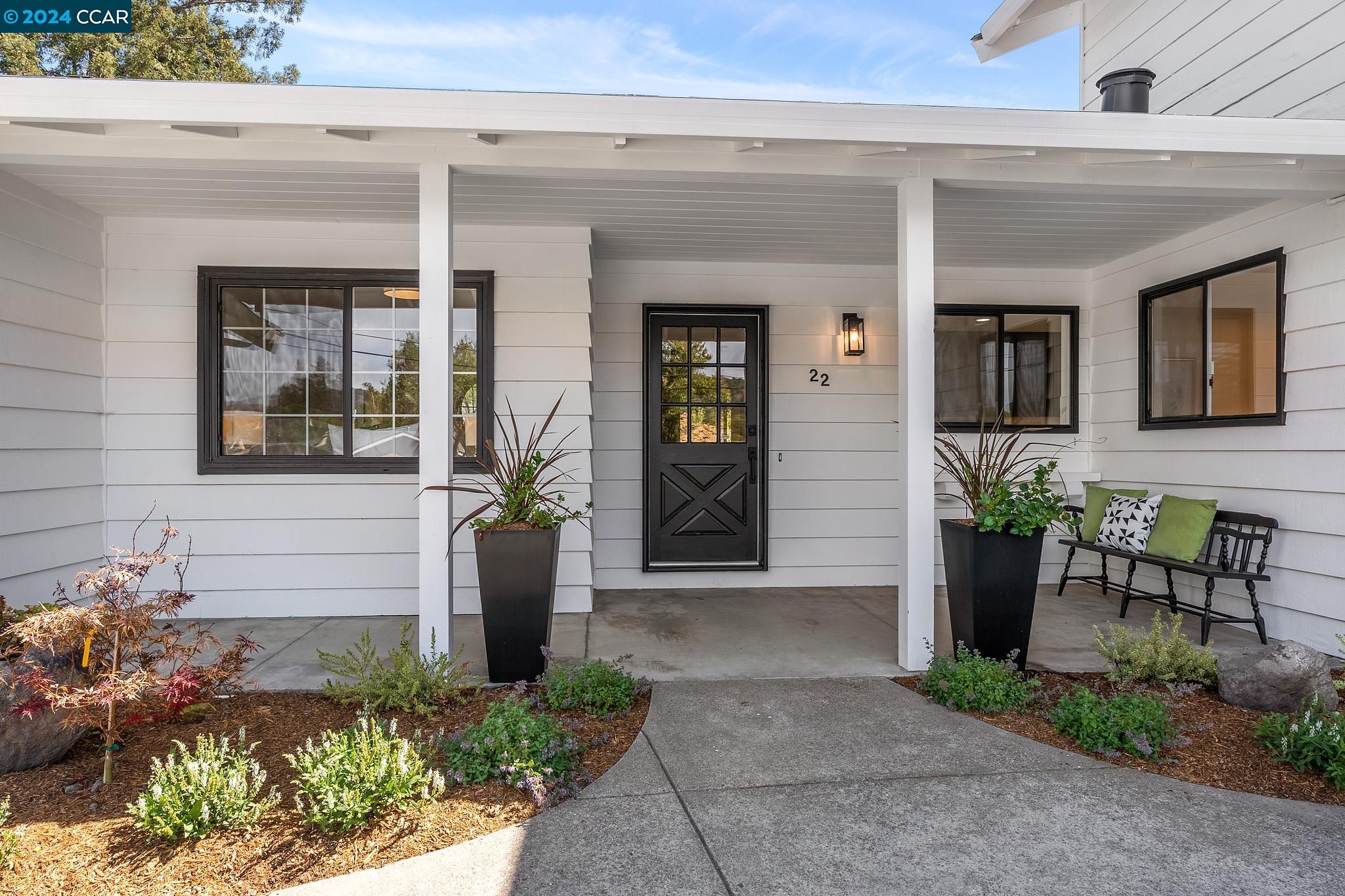 Detail Gallery Image 4 of 60 For 22 Lance Ct, Moraga,  CA 94556 - 4 Beds | 2/1 Baths