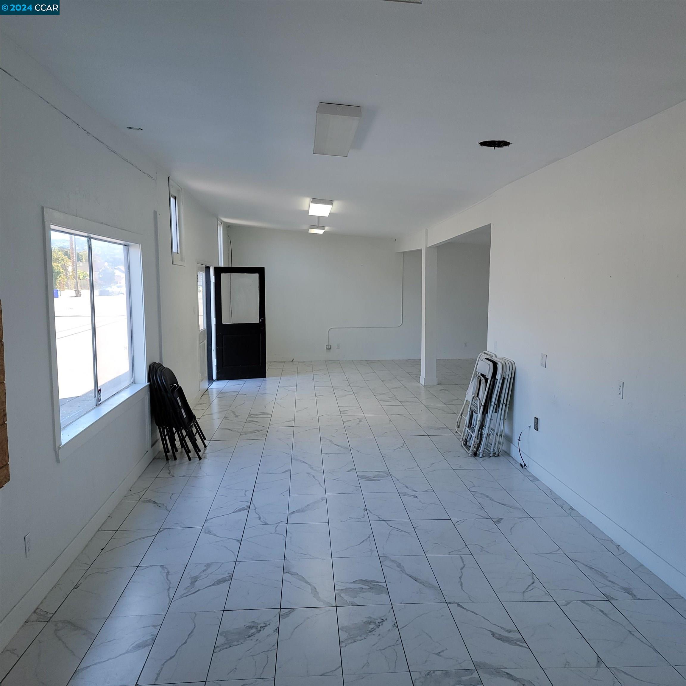 Detail Gallery Image 4 of 15 For 1303 Carlson Boulevard, Richmond,  CA 94804 - – Beds | – Baths