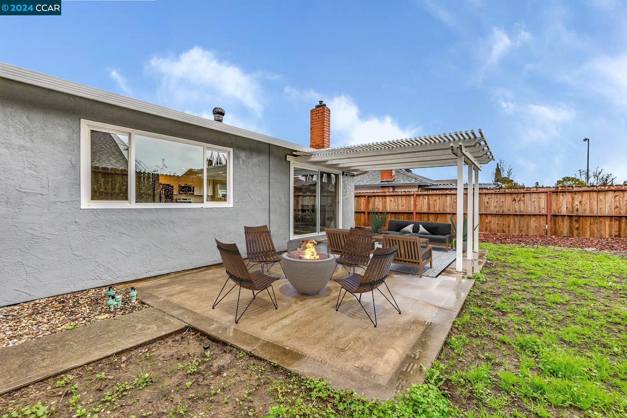 Detail Gallery Image 16 of 19 For 2151 Monterey Dr, Fairfield,  CA 94534 - 4 Beds | 2 Baths