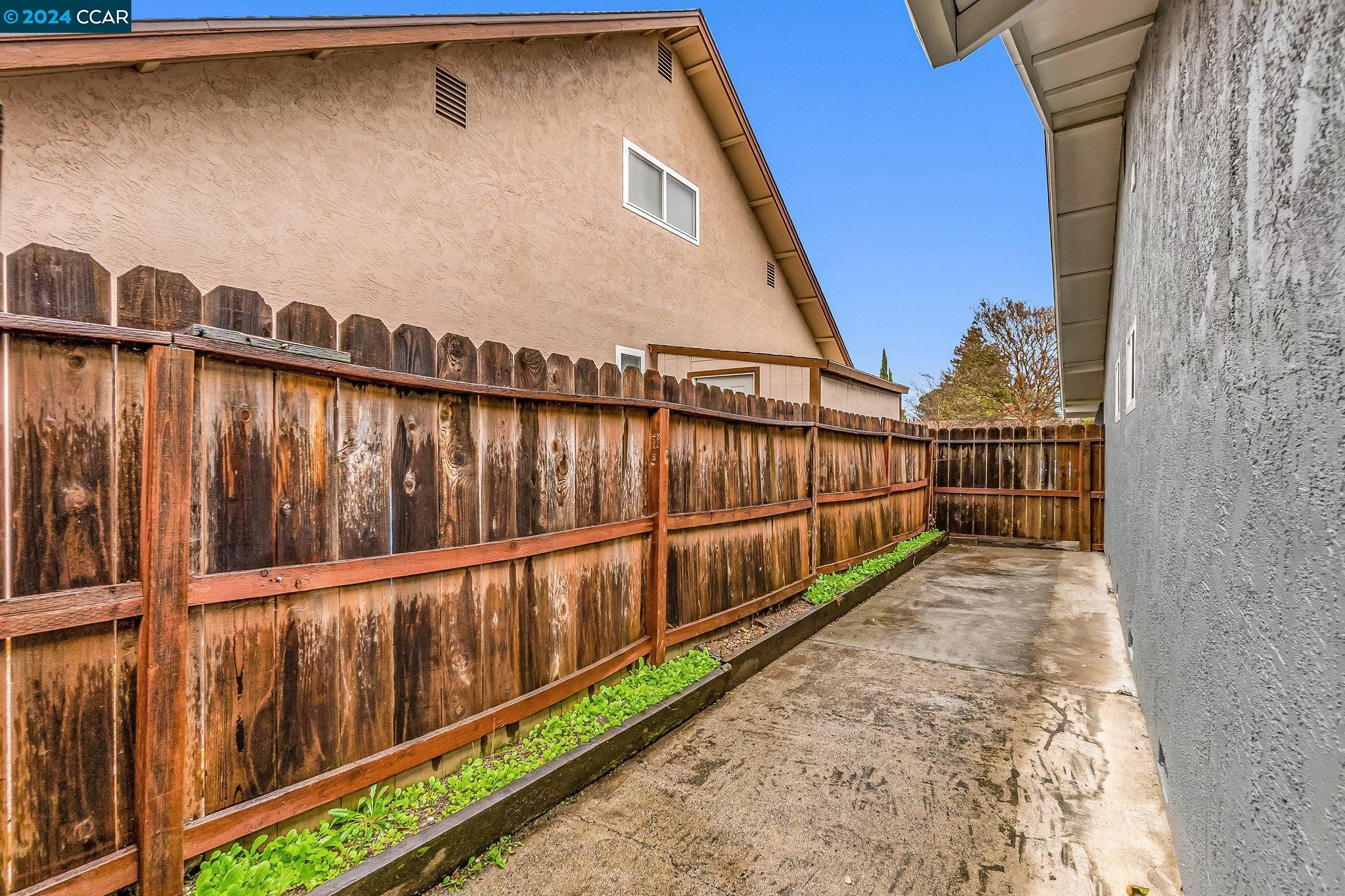 Detail Gallery Image 18 of 19 For 2151 Monterey Dr, Fairfield,  CA 94534 - 4 Beds | 2 Baths