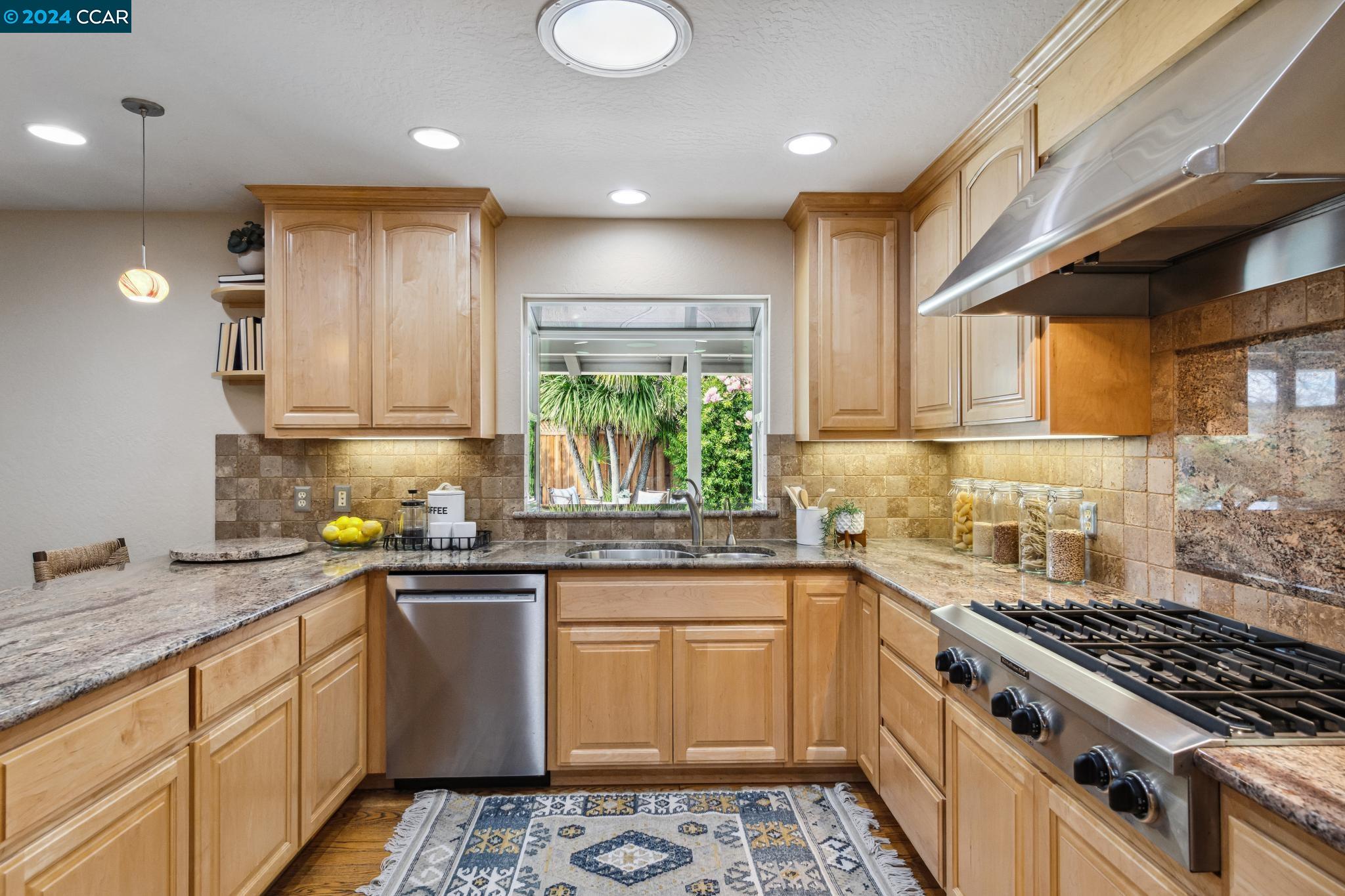 Detail Gallery Image 18 of 58 For 256 Fairway Dr, Danville,  CA 94526 - 4 Beds | 3/1 Baths