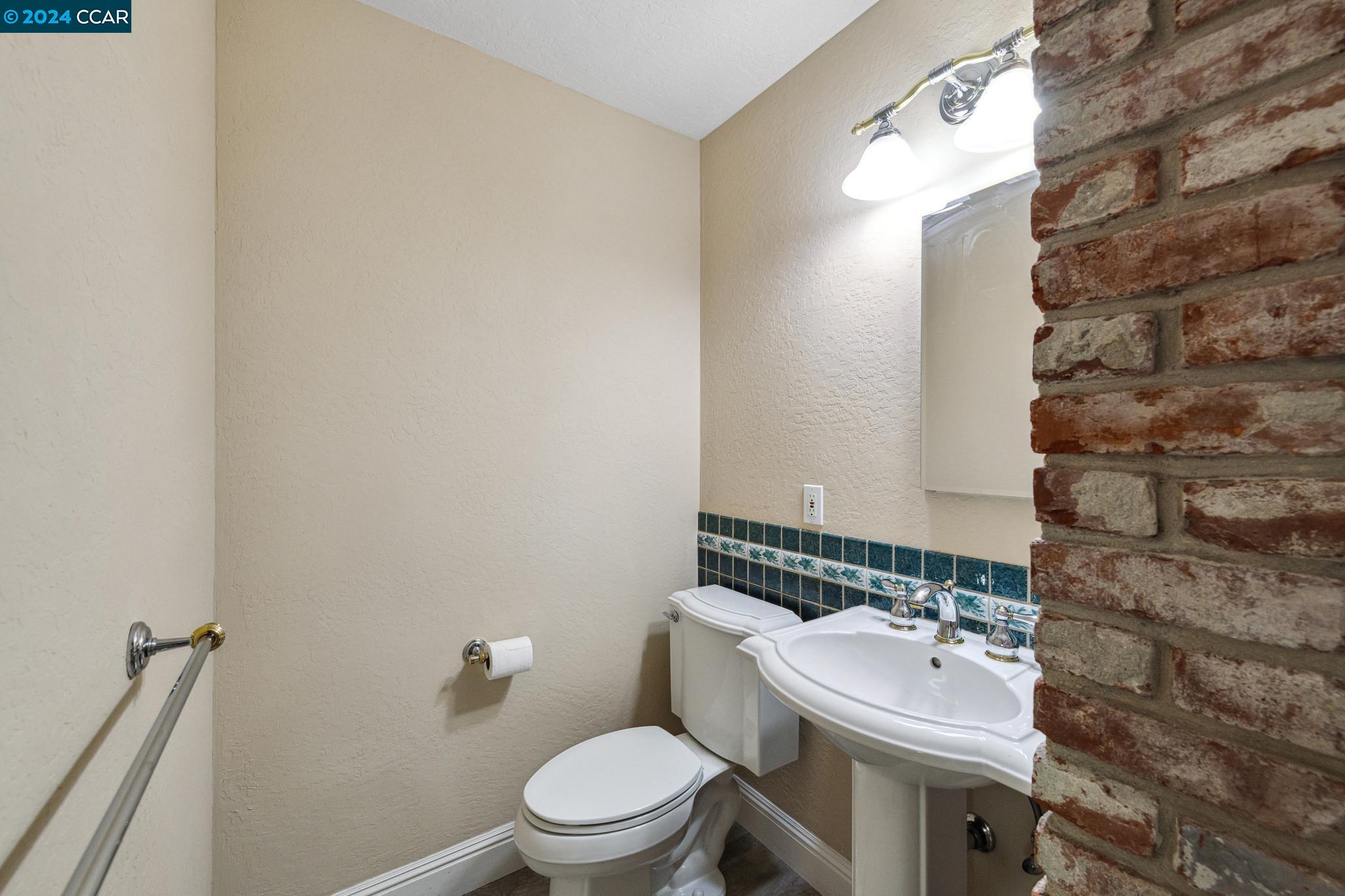 Detail Gallery Image 24 of 58 For 256 Fairway Dr, Danville,  CA 94526 - 4 Beds | 3/1 Baths