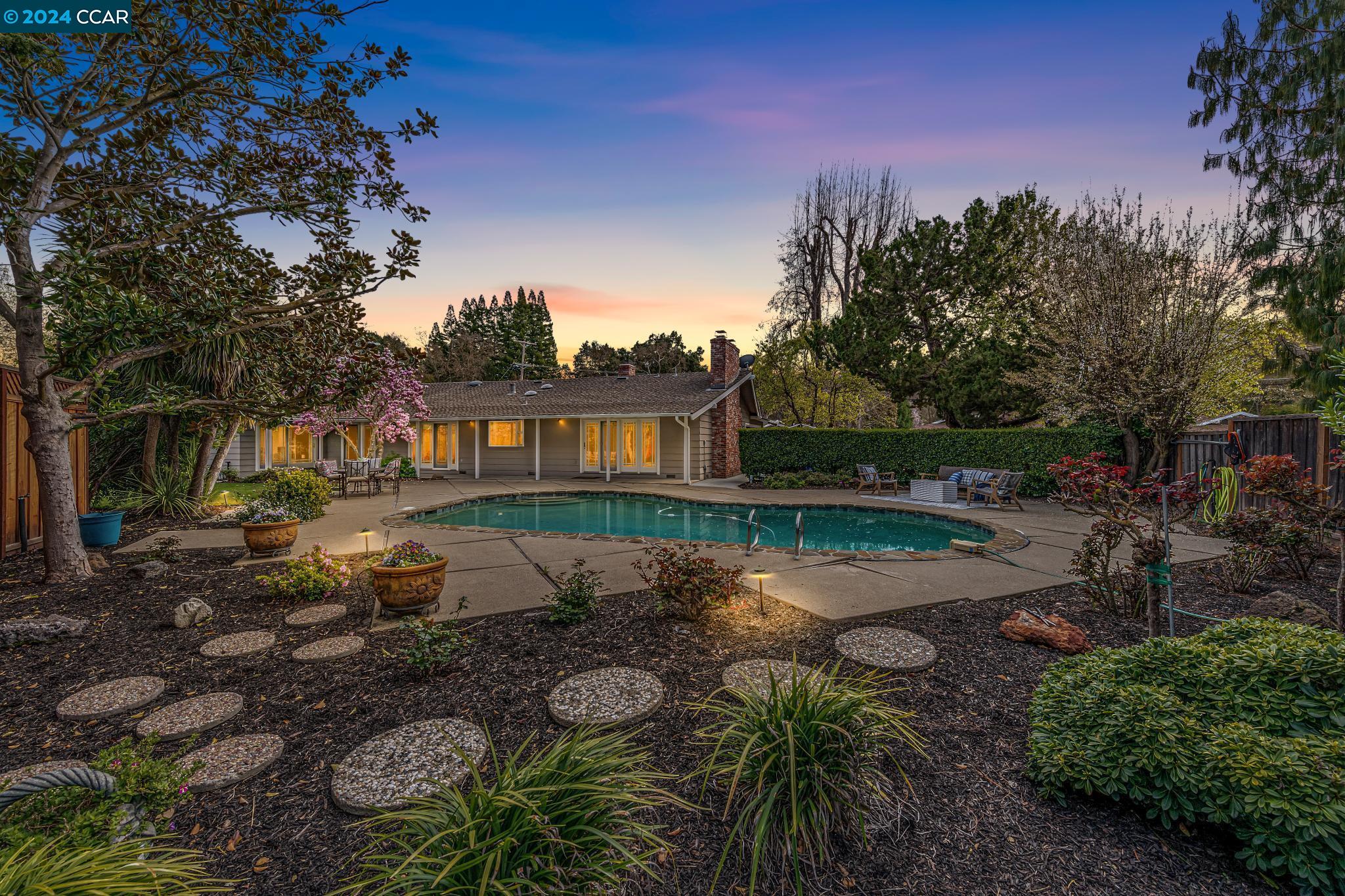Detail Gallery Image 38 of 58 For 256 Fairway Dr, Danville,  CA 94526 - 4 Beds | 3/1 Baths