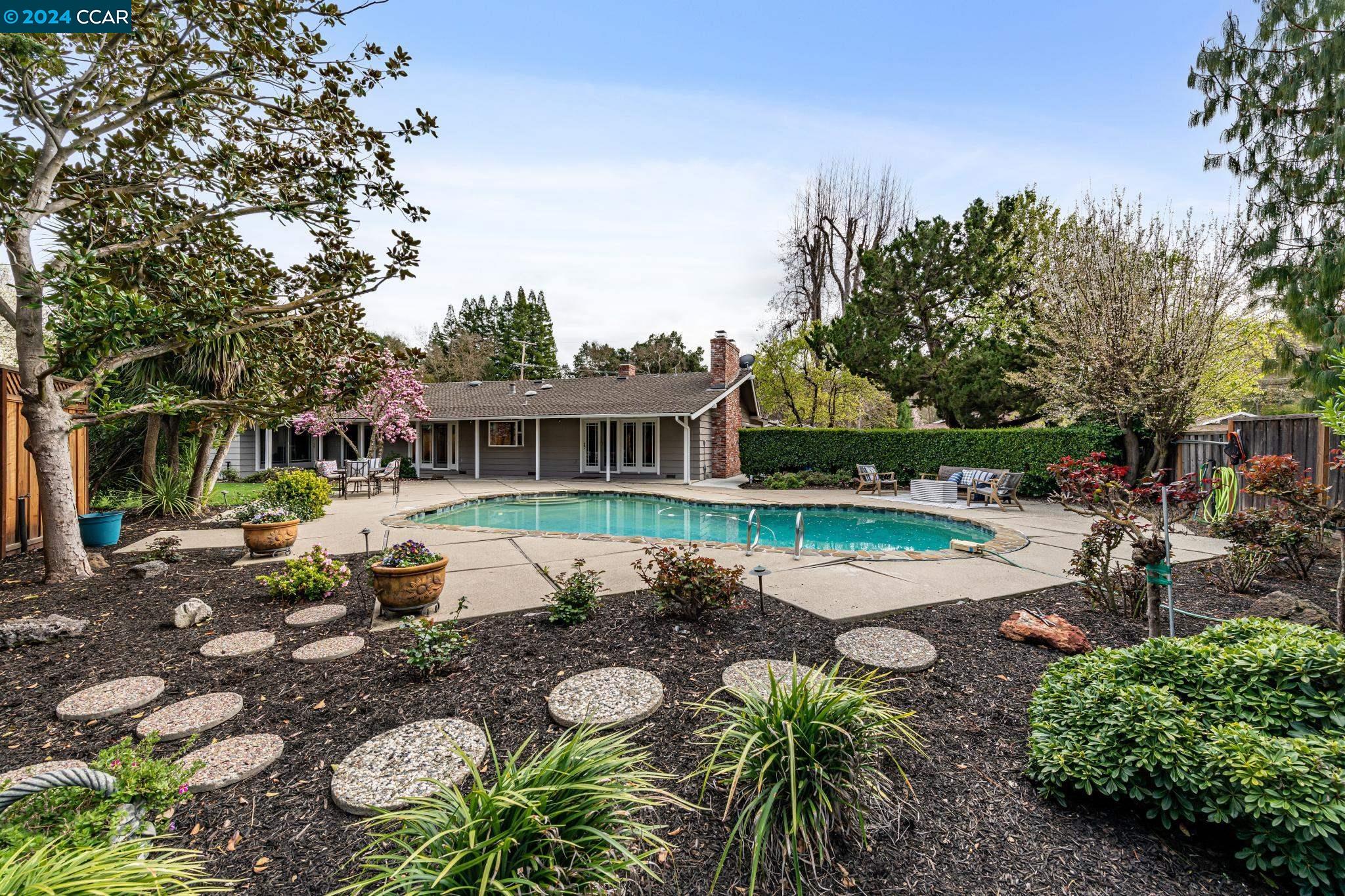 Detail Gallery Image 43 of 58 For 256 Fairway Dr, Danville,  CA 94526 - 4 Beds | 3/1 Baths