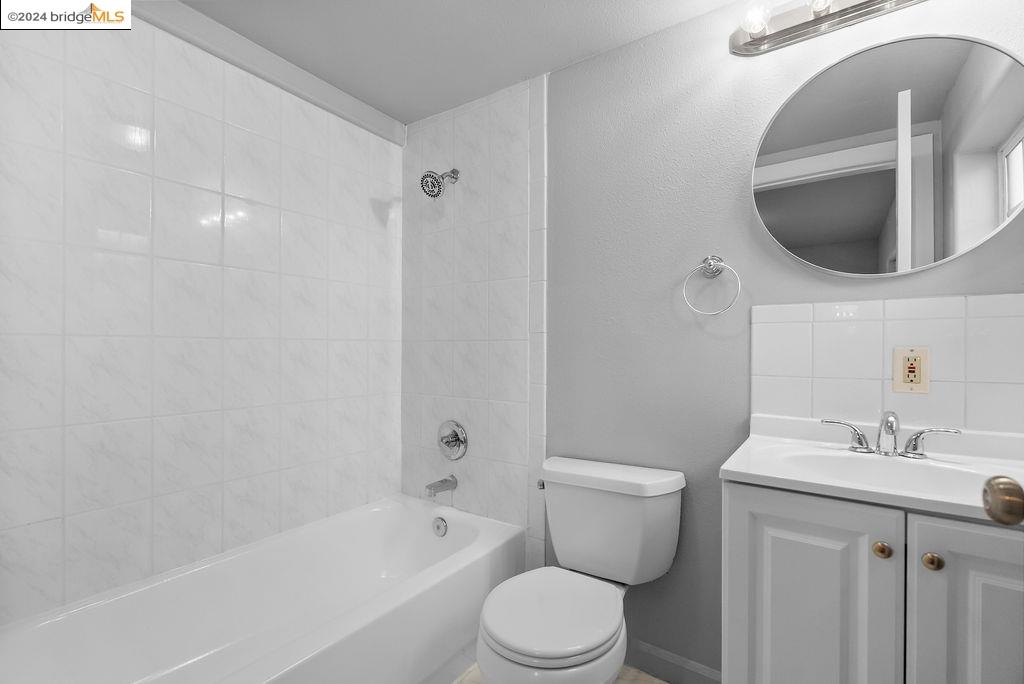 Detail Gallery Image 41 of 60 For 5431 Bancroft Ave, Oakland,  CA 94601 - – Beds | – Baths