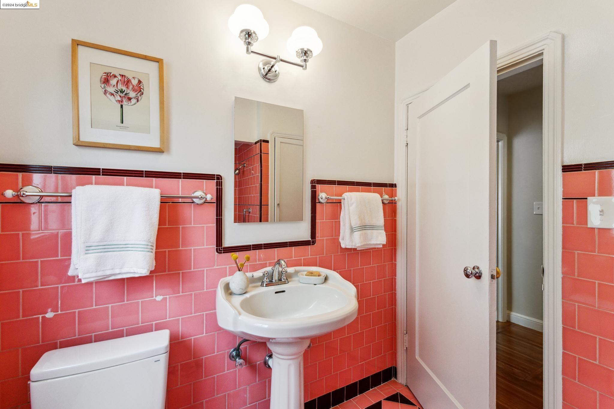Detail Gallery Image 24 of 51 For 10500 Beverly Ave, Oakland,  CA 94603 - 3 Beds | 2 Baths
