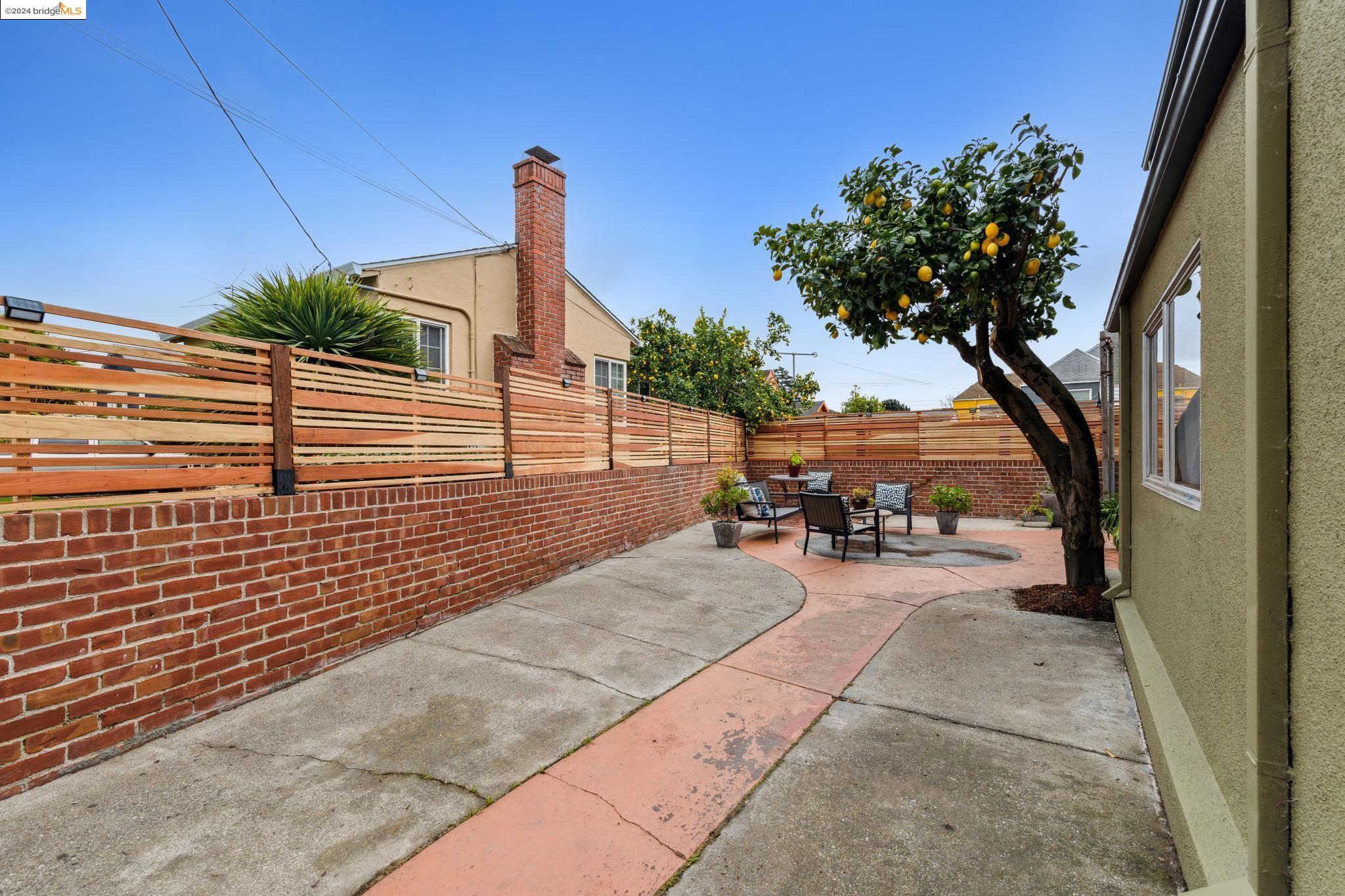 Detail Gallery Image 46 of 51 For 10500 Beverly Ave, Oakland,  CA 94603 - 3 Beds | 2 Baths