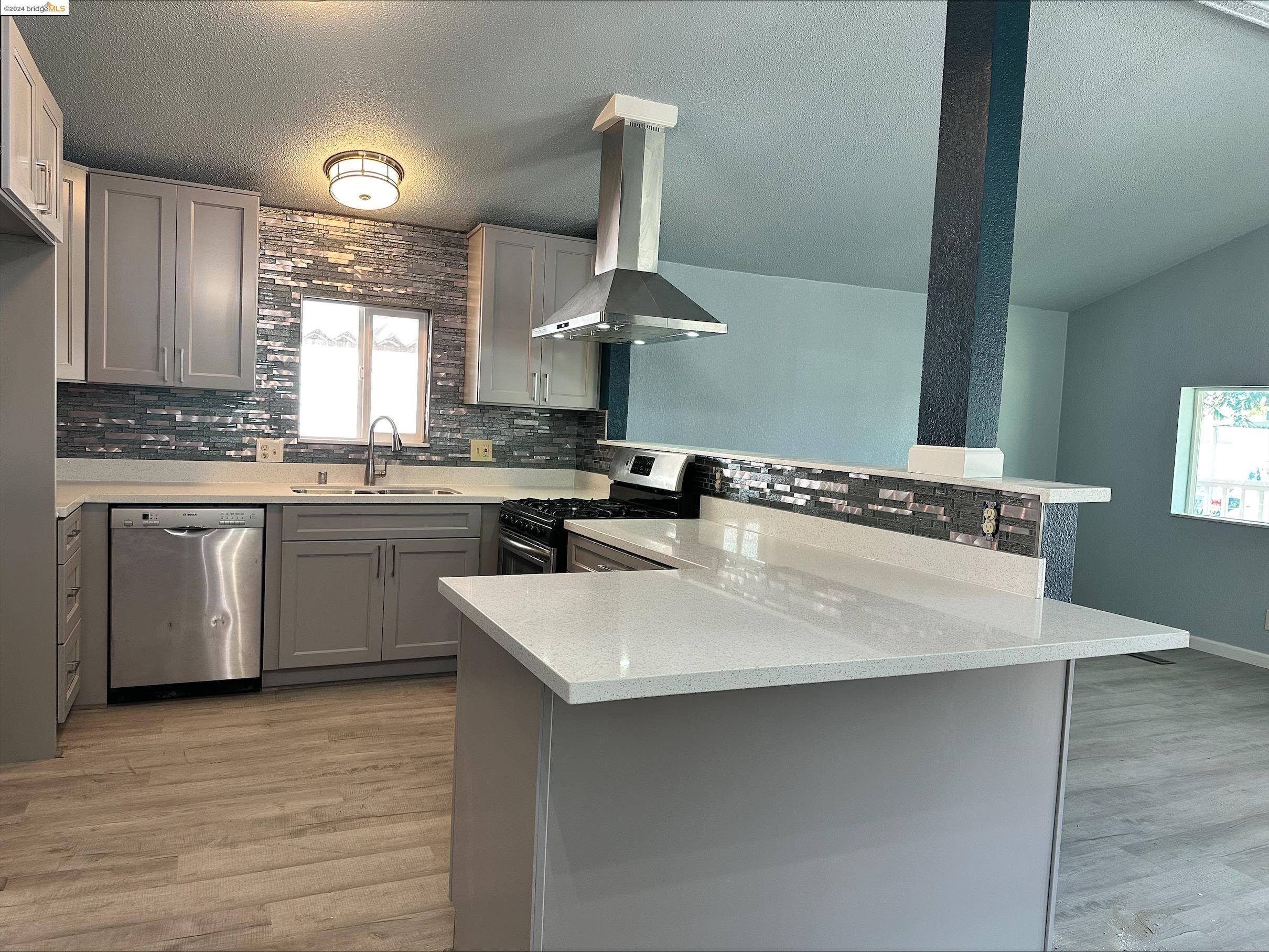 Detail Gallery Image 4 of 35 For 109 Klamath Dr #109,  Pittsburg,  CA 94565 - 3 Beds | 2 Baths