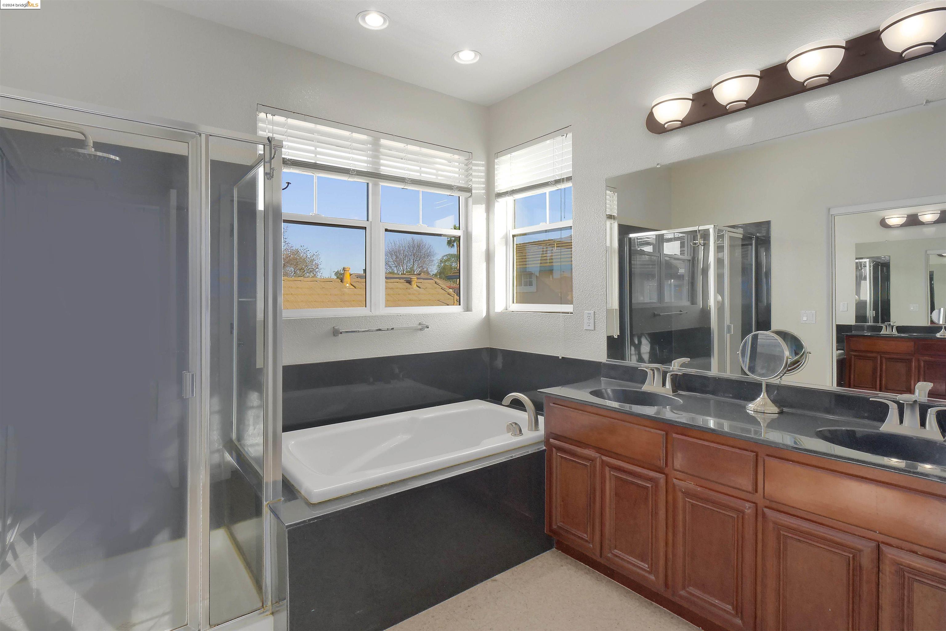 Detail Gallery Image 13 of 25 For 580 Birchwood Rd, Brentwood,  CA 94513 - 4 Beds | 2/1 Baths