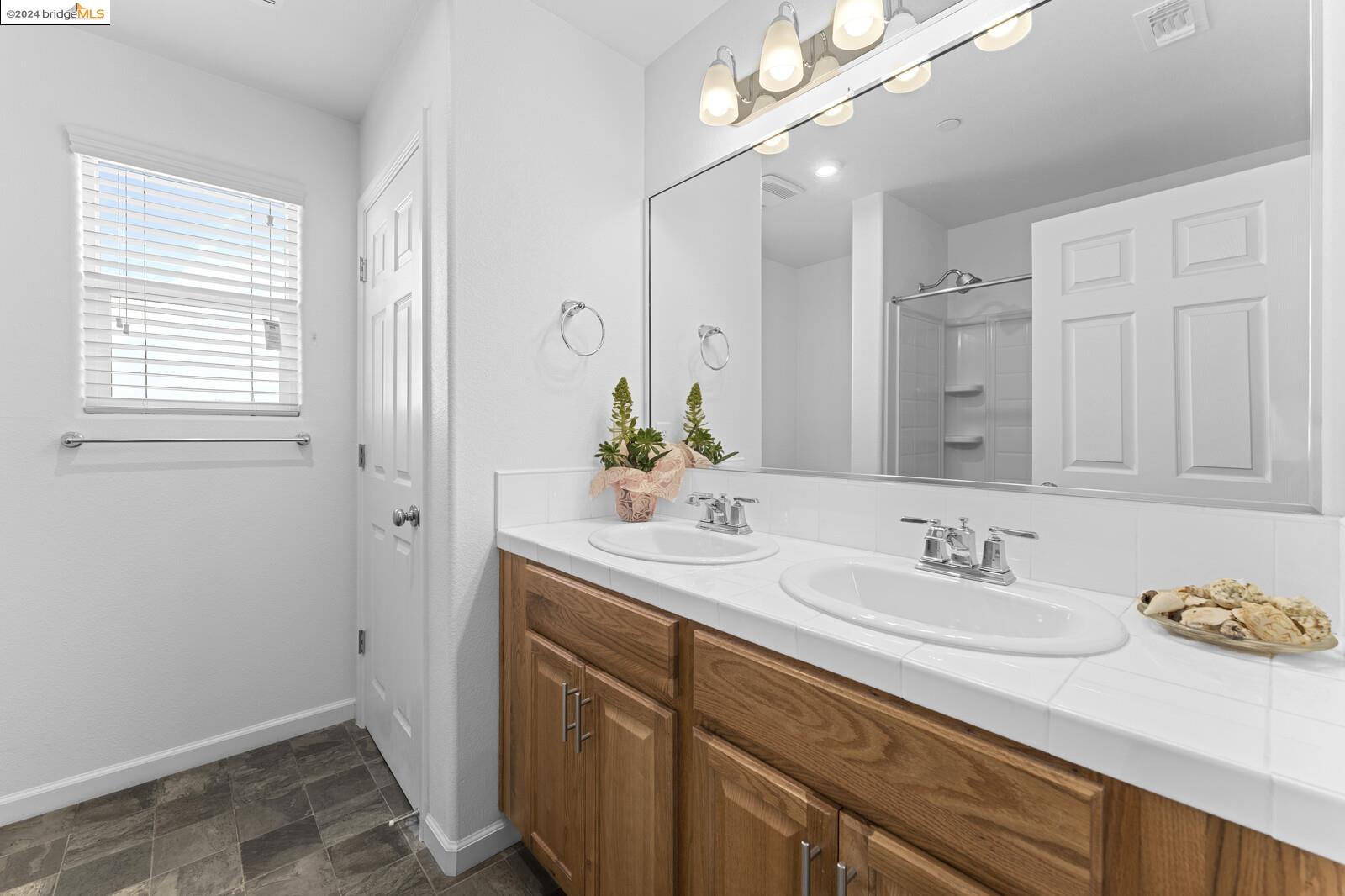 Detail Gallery Image 21 of 42 For 394 Ostrander Ave, Merced,  CA 95341 - 4 Beds | 2/1 Baths