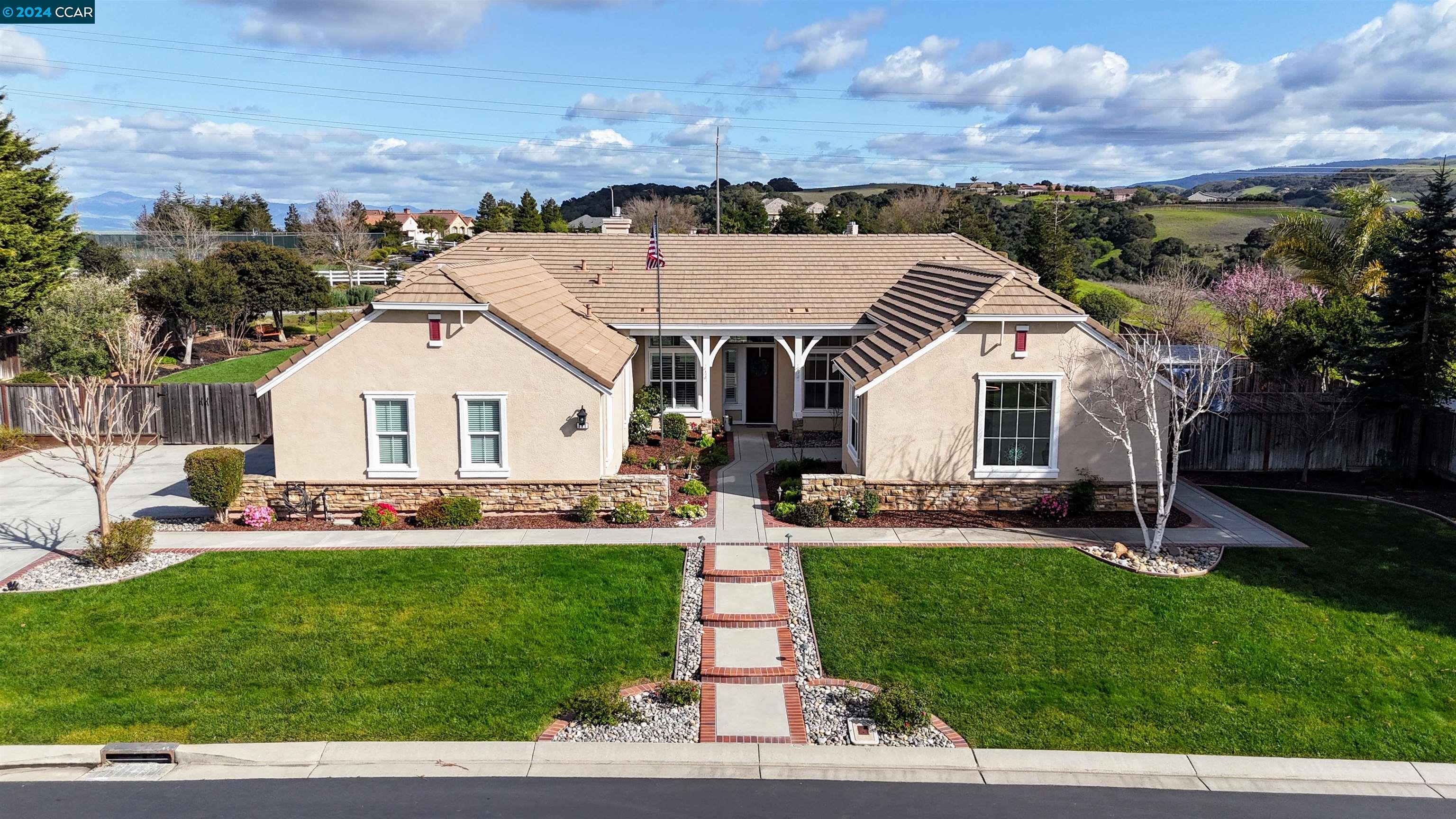 Detail Gallery Image 1 of 1 For 171 via Vaquero Sur, San Juan Bautista,  CA 95045 - 4 Beds | 3 Baths