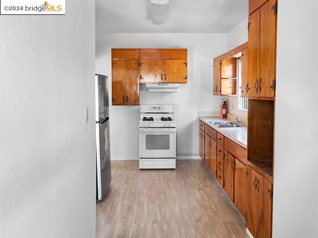 Detail Gallery Image 4 of 6 For 698 Brockhurst St a,  Oakland,  CA 94609 - 3 Beds | 1 Baths