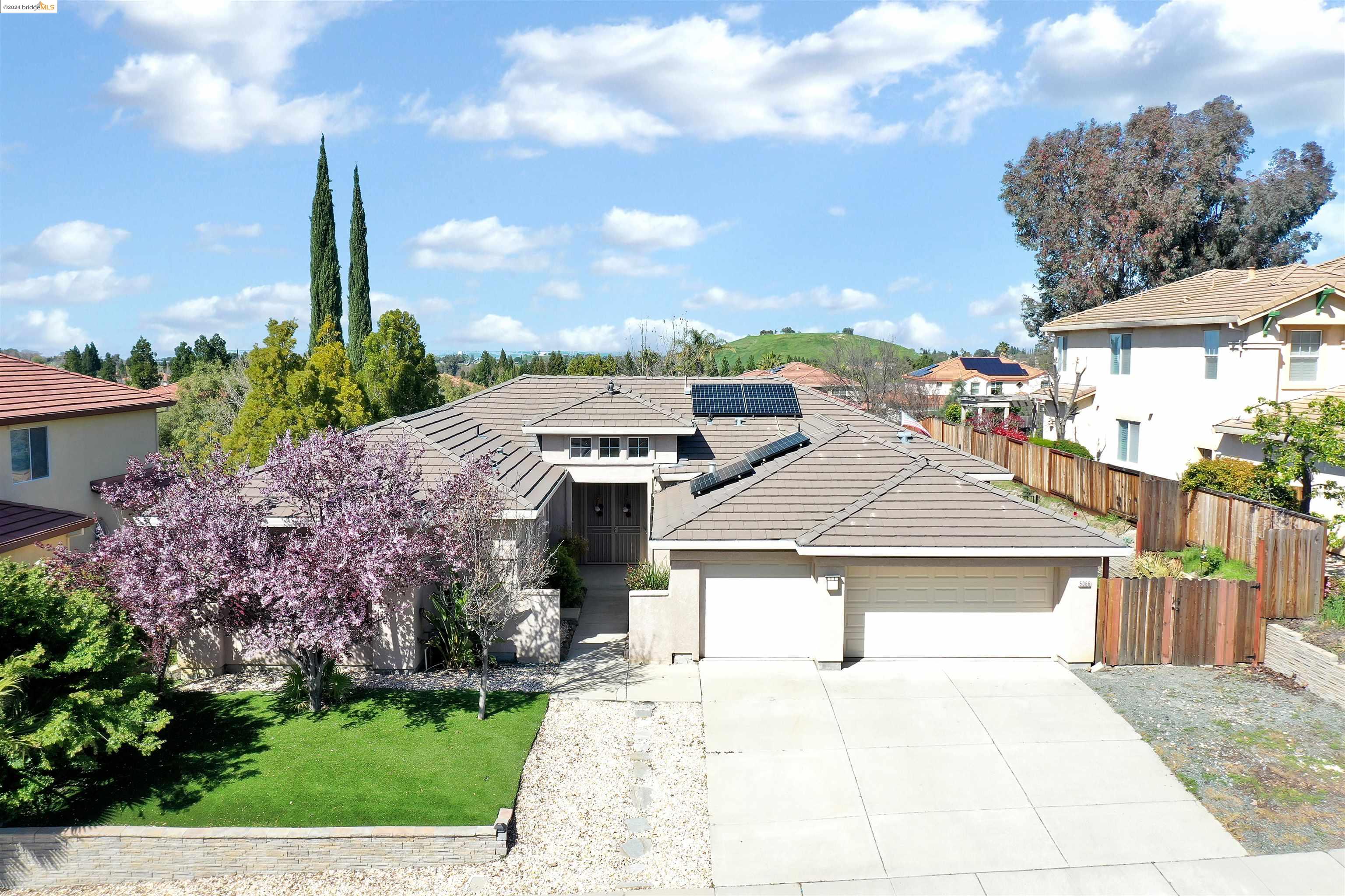 Detail Gallery Image 2 of 49 For 5066 Wilmont Ct, Antioch,  CA 94531 - 4 Beds | 3/1 Baths
