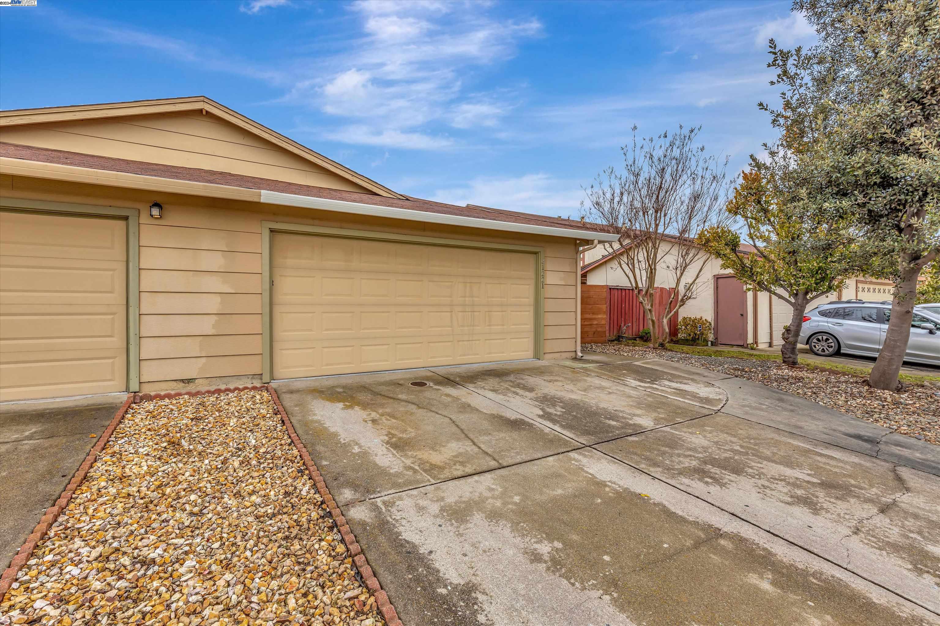Detail Gallery Image 1 of 39 For 31221 Lily St, Union City,  CA 94587 - 4 Beds | 2/1 Baths