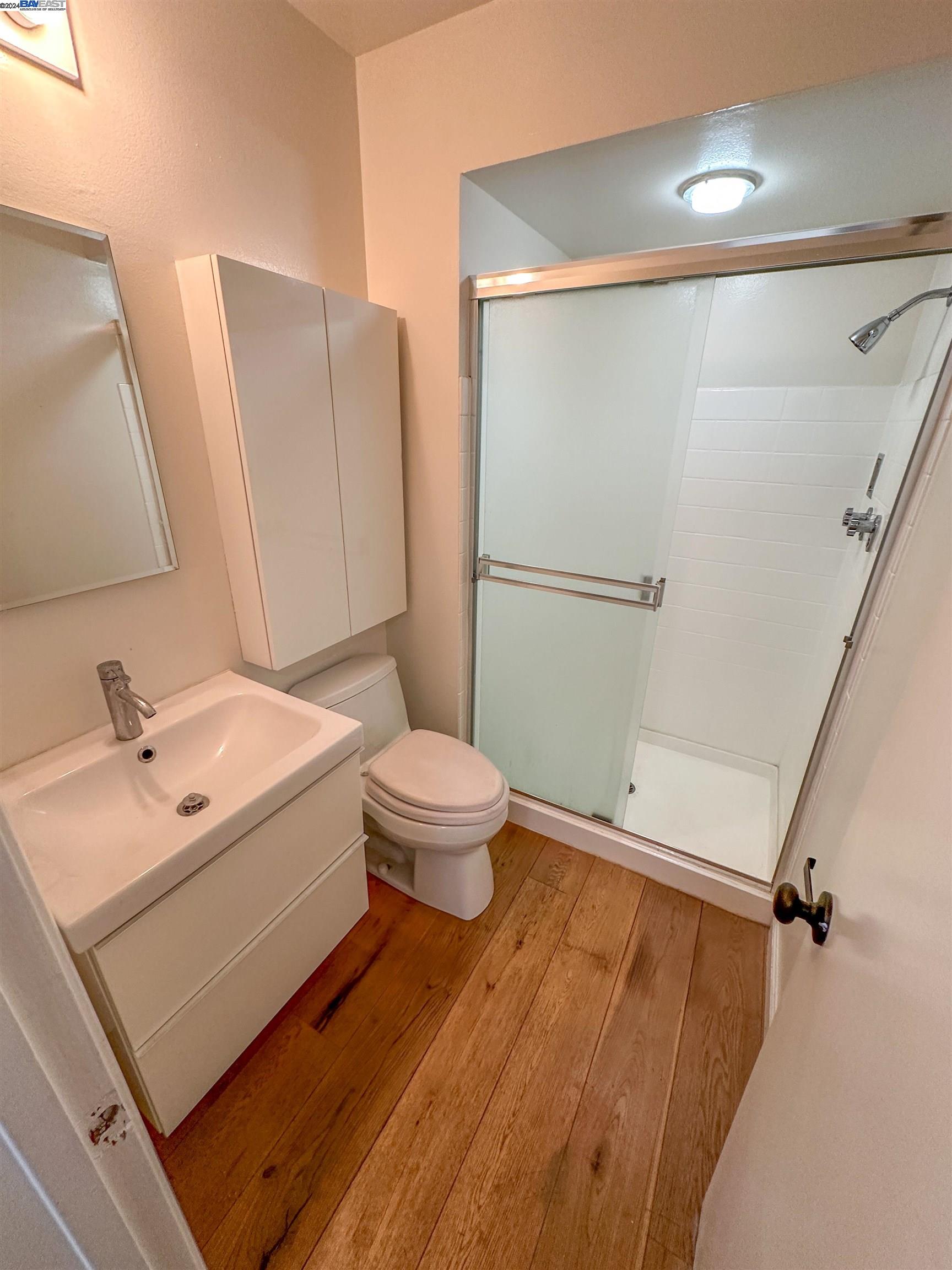 Detail Gallery Image 4 of 8 For 811 York St #206,  Oakland,  CA 94610 - 0 Beds | 1 Baths