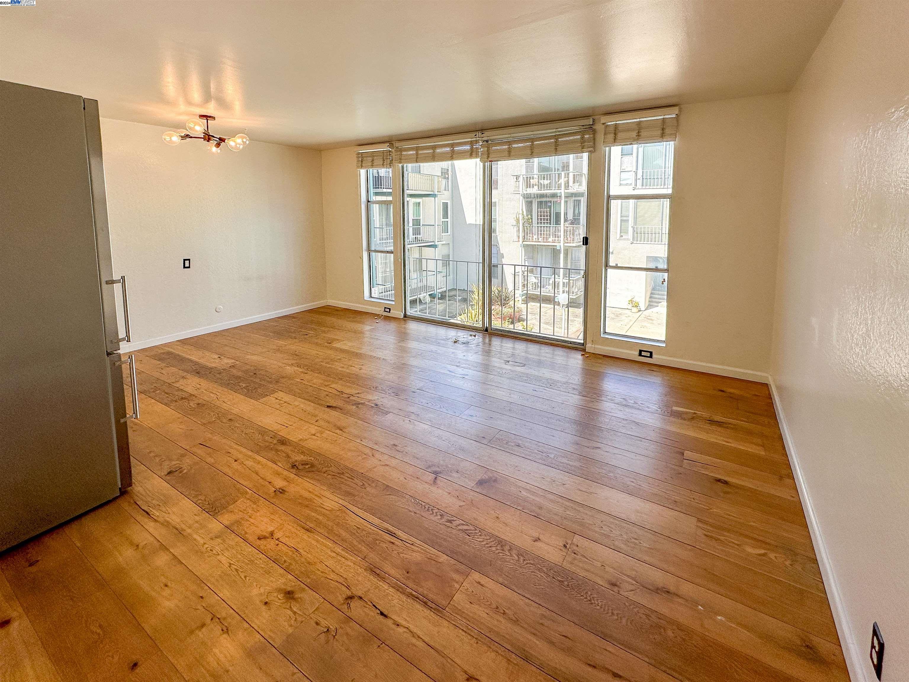 Detail Gallery Image 6 of 8 For 811 York St #206,  Oakland,  CA 94610 - 0 Beds | 1 Baths