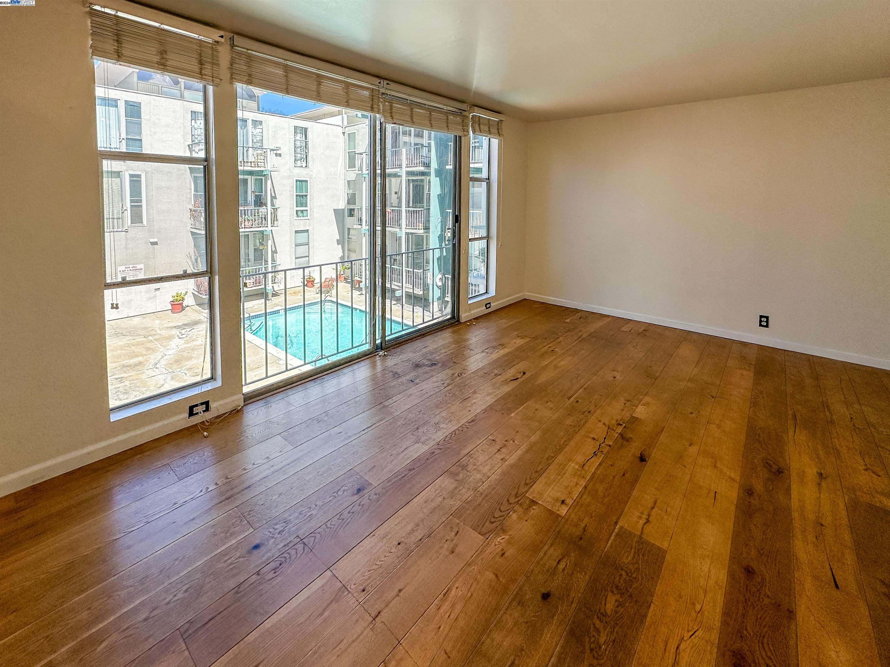 Detail Gallery Image 8 of 8 For 811 York St #206,  Oakland,  CA 94610 - 0 Beds | 1 Baths