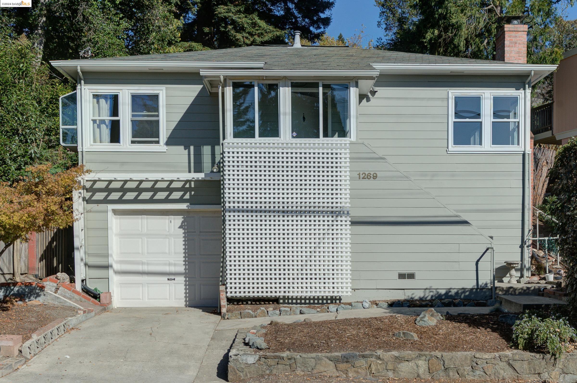 Detail Gallery Image 1 of 1 For 1269 Campus Dr, Berkeley,  CA 94706 - 2 Beds | 1 Baths