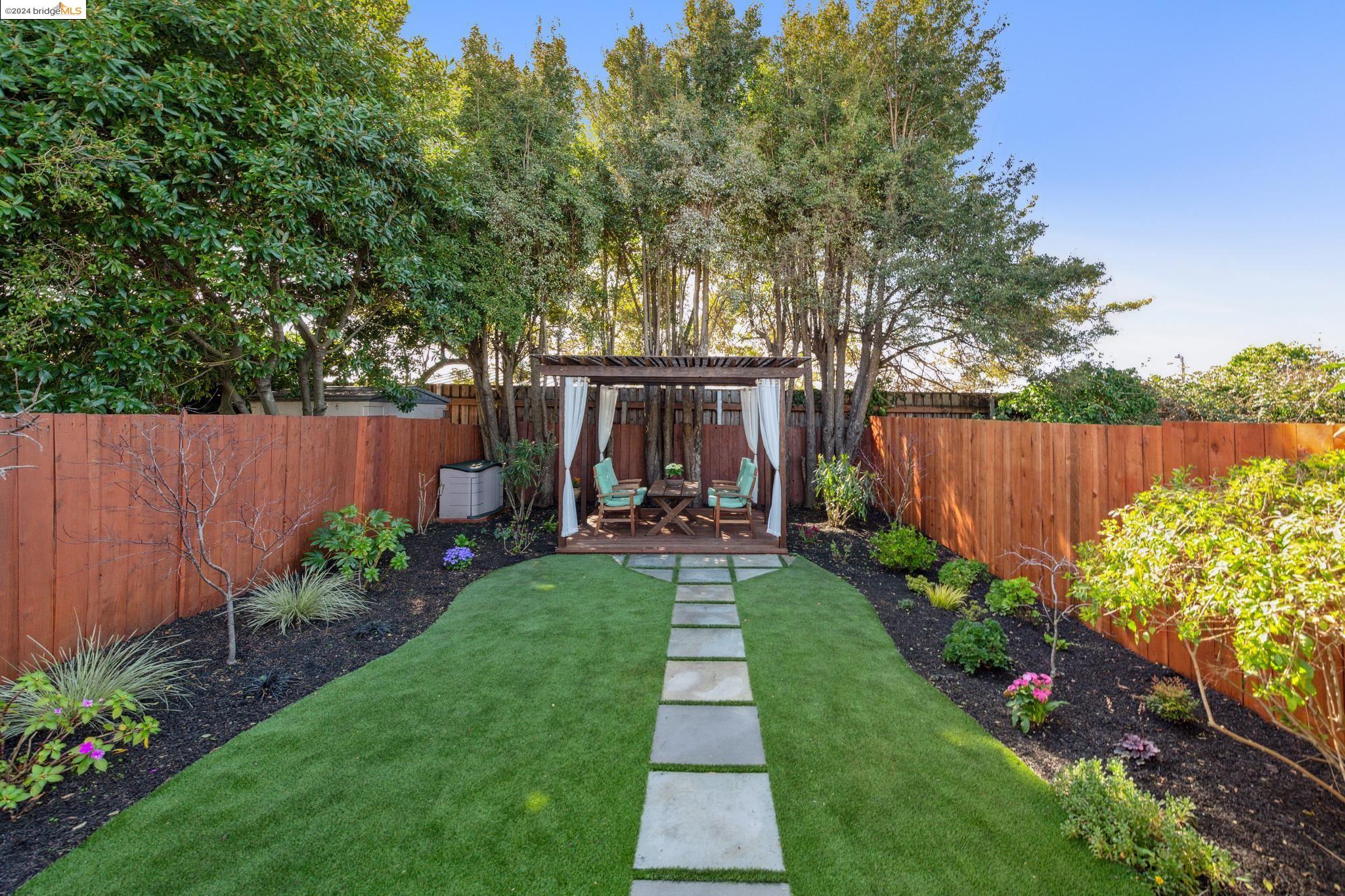 Detail Gallery Image 1 of 1 For 213 Behrens St, El Cerrito,  CA 94530 - 2 Beds | 2 Baths