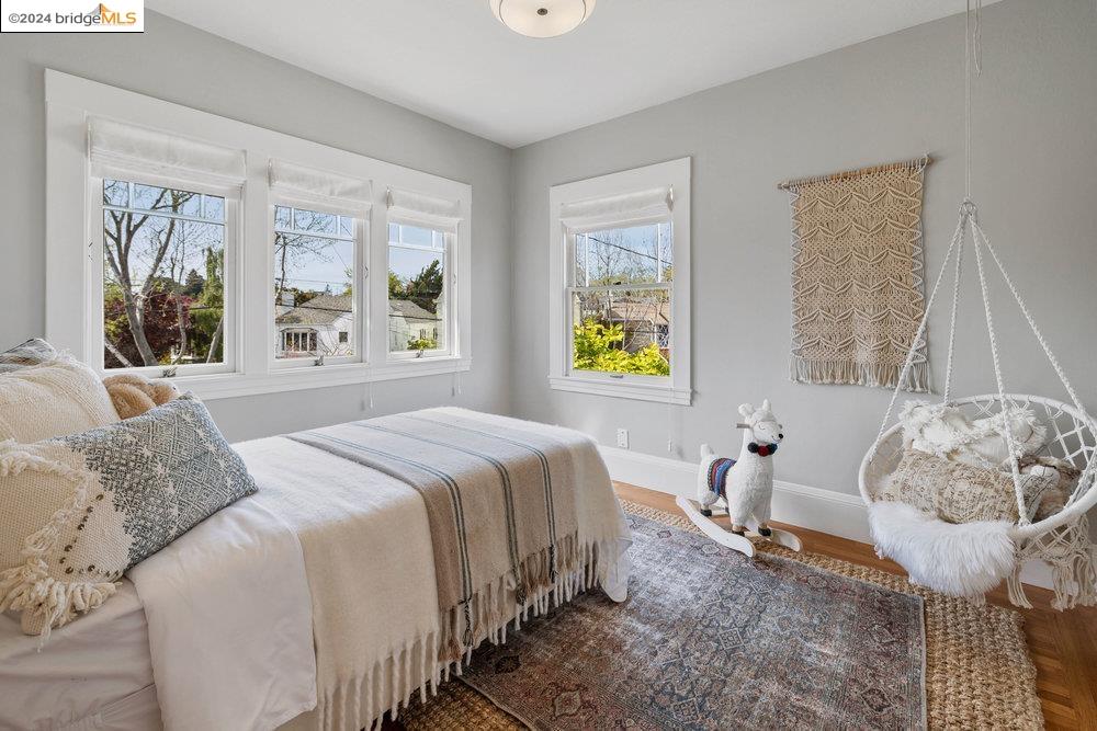 Detail Gallery Image 23 of 48 For 90 Fairview Ave, Piedmont,  CA 94610 - 3 Beds | 2 Baths