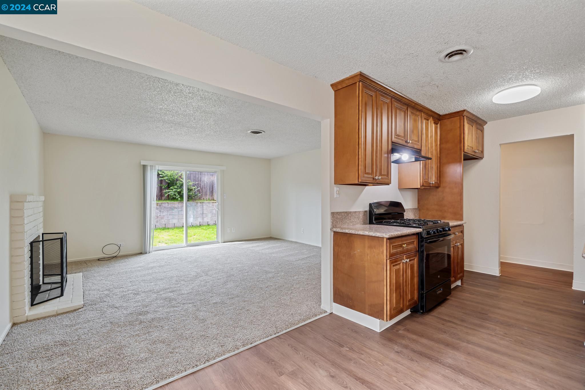 Detail Gallery Image 5 of 22 For 1320 Sheridan Ave, Roseville,  CA 95661 - 3 Beds | 2 Baths