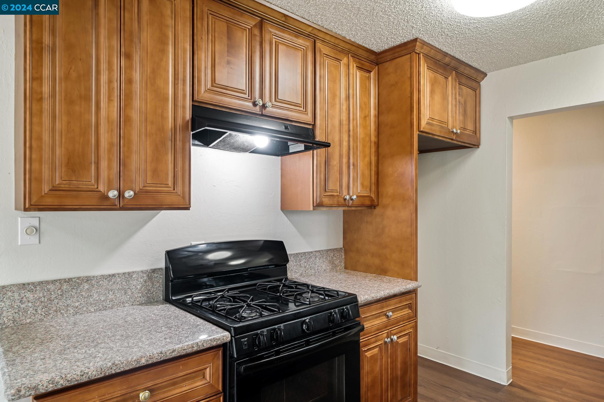 Detail Gallery Image 6 of 22 For 1320 Sheridan Ave, Roseville,  CA 95661 - 3 Beds | 2 Baths