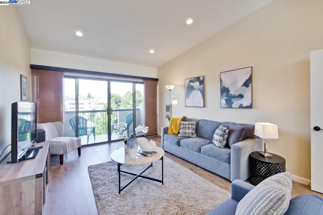 Detail Gallery Image 1 of 43 For 398 Parrott St #304,  San Leandro,  CA 94577 - 2 Beds | 2 Baths