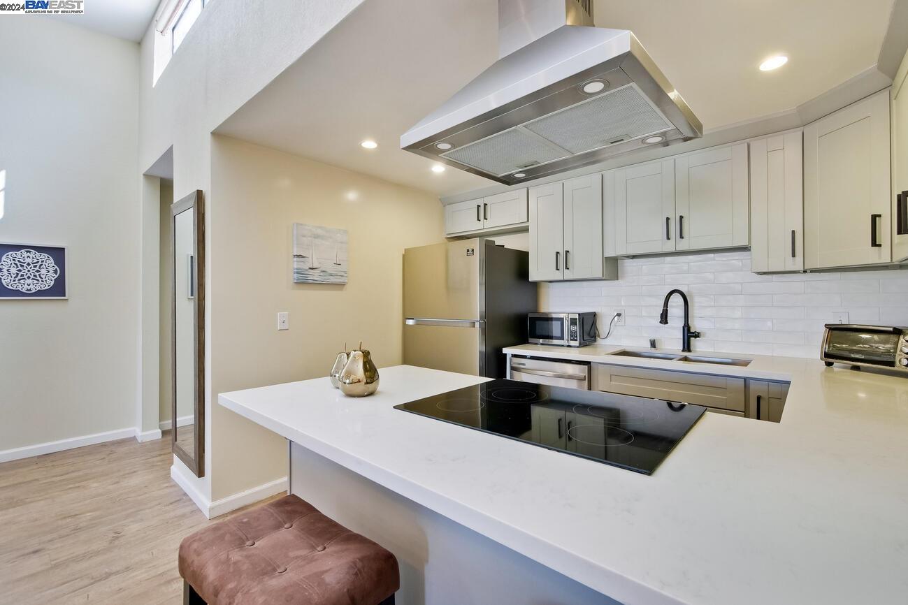 Detail Gallery Image 16 of 43 For 398 Parrott St #304,  San Leandro,  CA 94577 - 2 Beds | 2 Baths