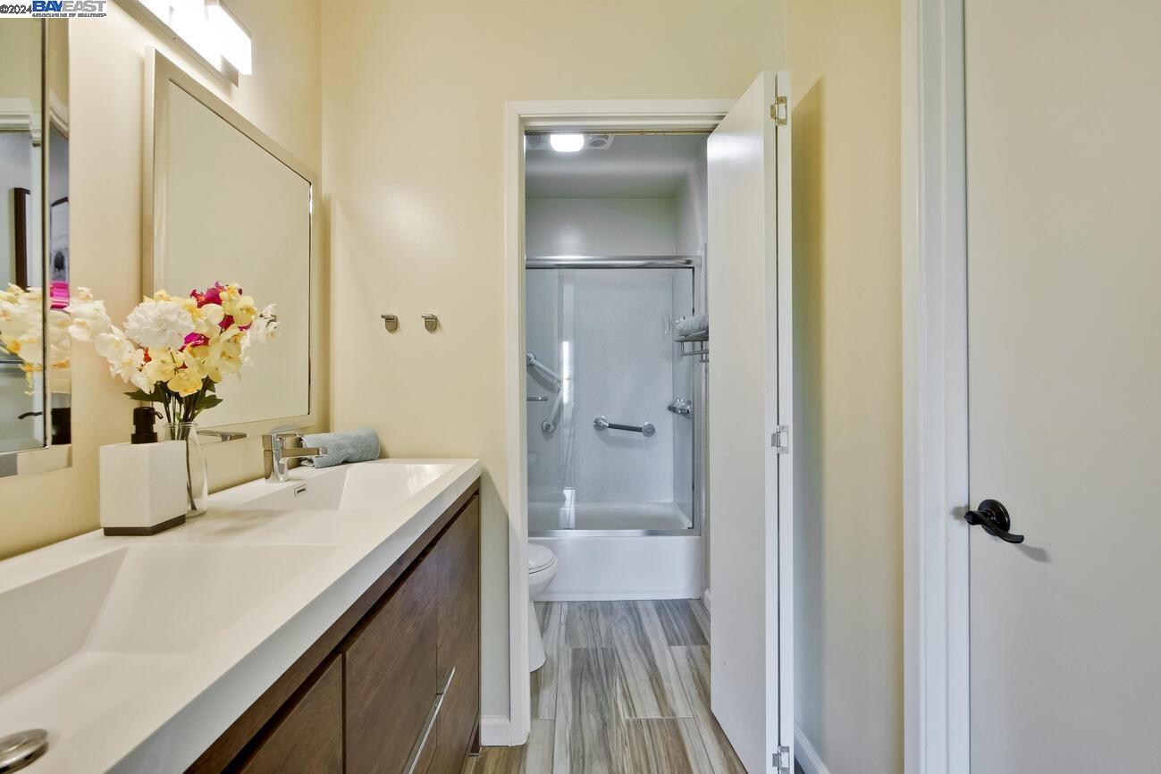 Detail Gallery Image 33 of 43 For 398 Parrott St #304,  San Leandro,  CA 94577 - 2 Beds | 2 Baths