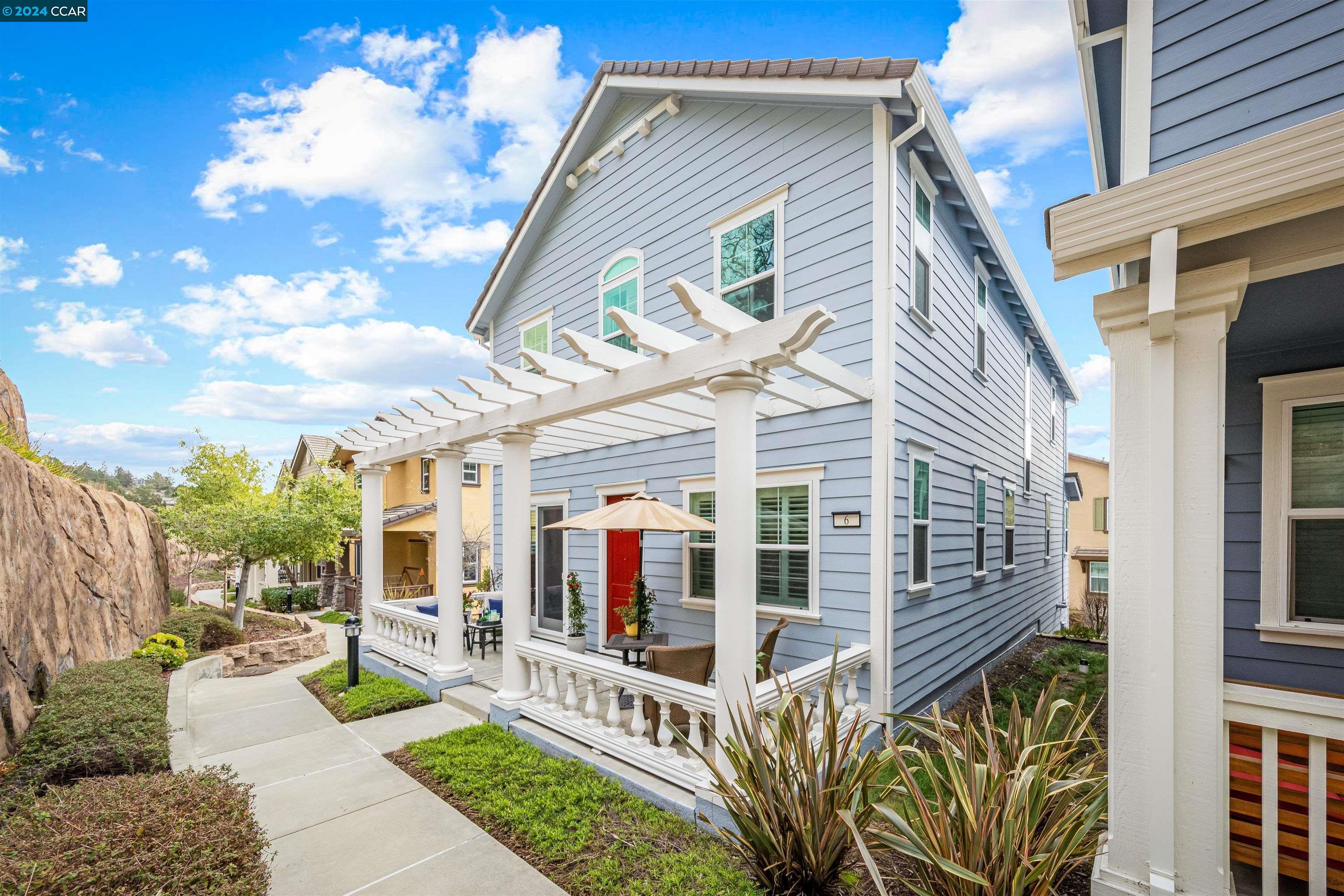 Detail Gallery Image 1 of 1 For 6 Jack Tree Knl, Orinda,  CA 94563 - 5 Beds | 3 Baths