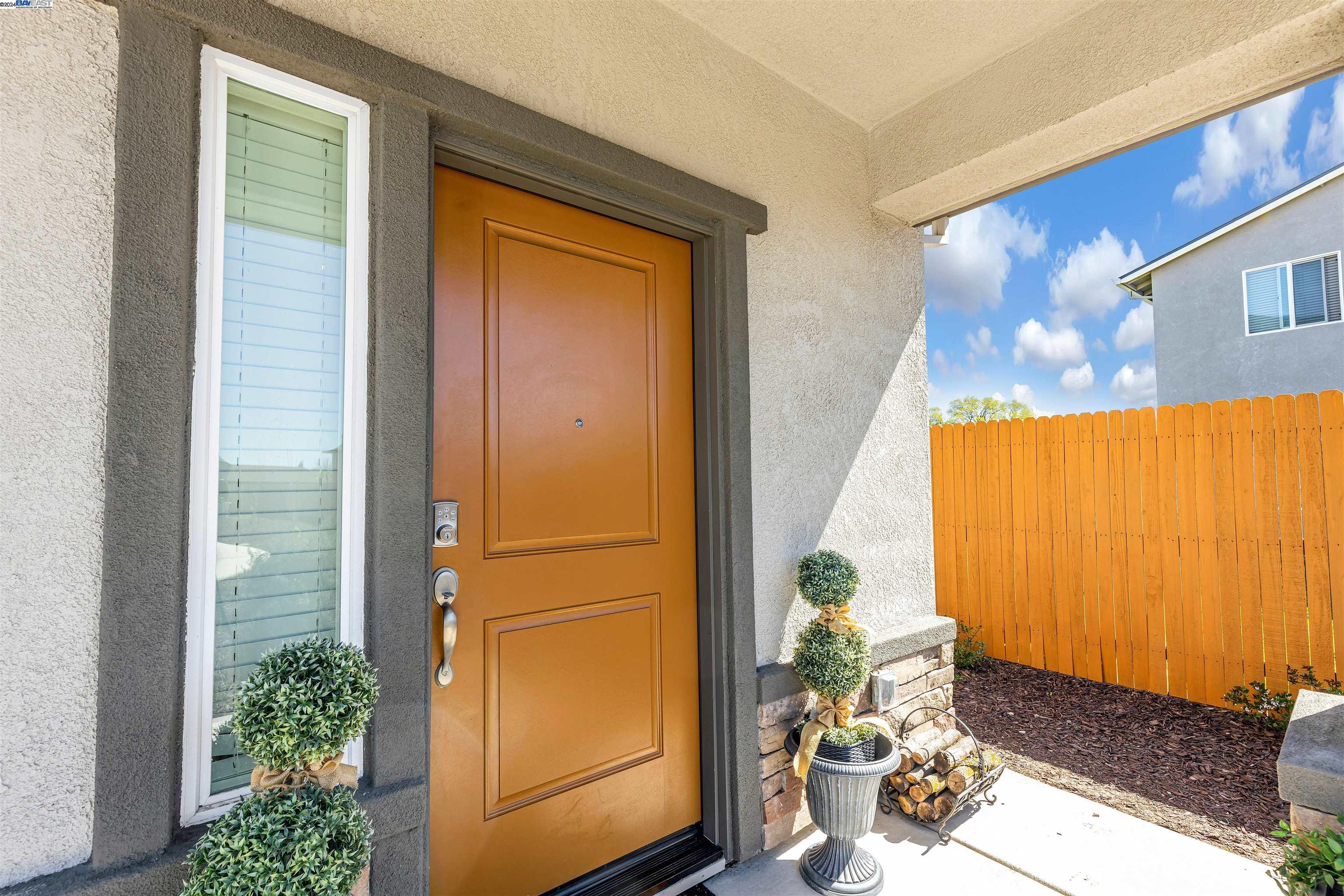 Detail Gallery Image 3 of 37 For 1298 S Osprey Ct, Stockton,  CA 95215 - 4 Beds | 2/1 Baths