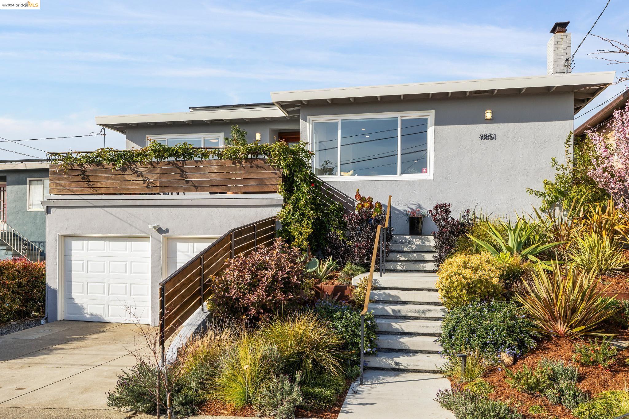 Detail Gallery Image 1 of 1 For 6851 Kenilworth Ave, El Cerrito,  CA 94530 - 3 Beds | 2 Baths