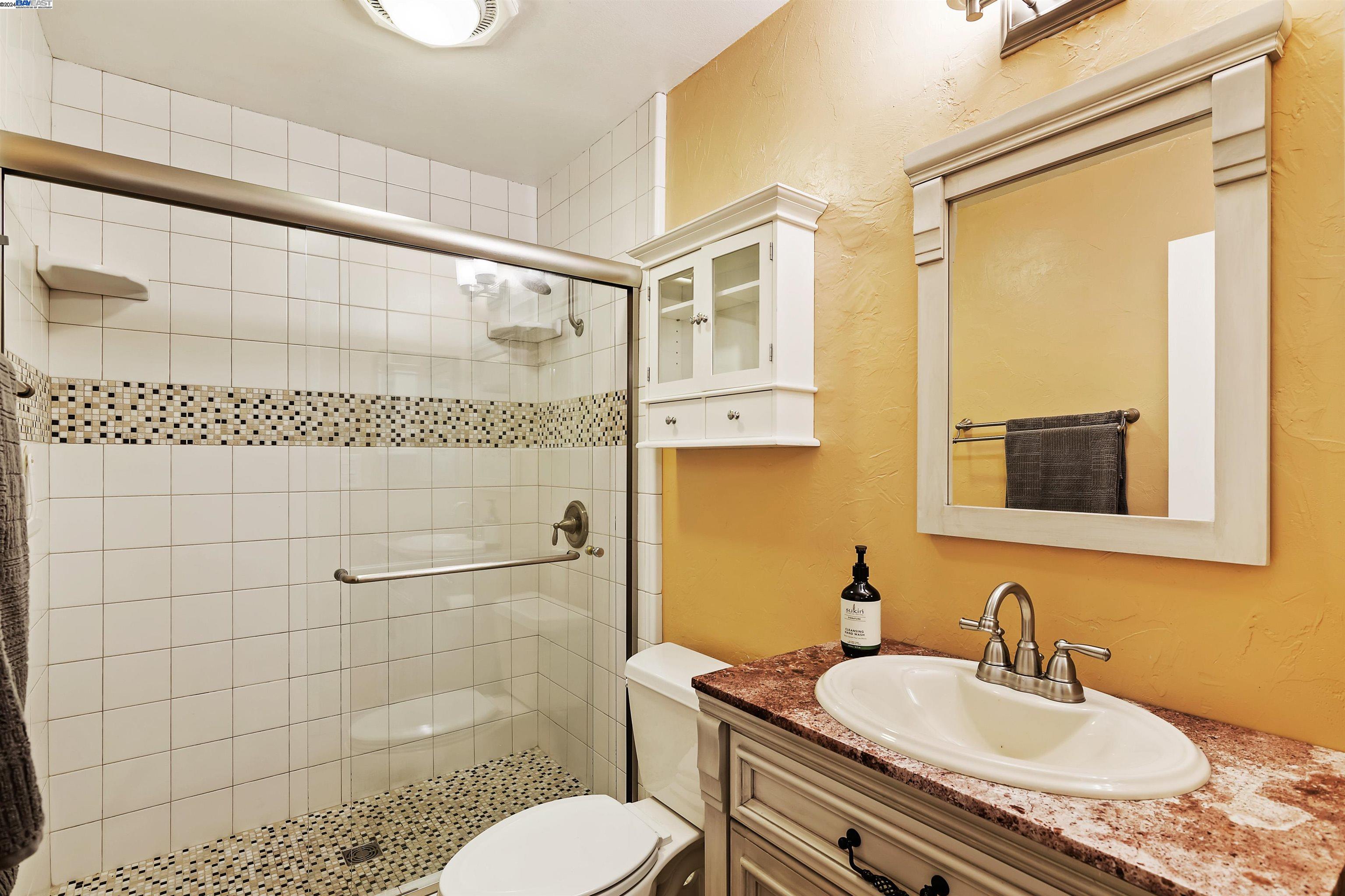 Detail Gallery Image 19 of 22 For 385 Camelback Rd #2,  Pleasant Hill,  CA 94523 - 1 Beds | 1 Baths