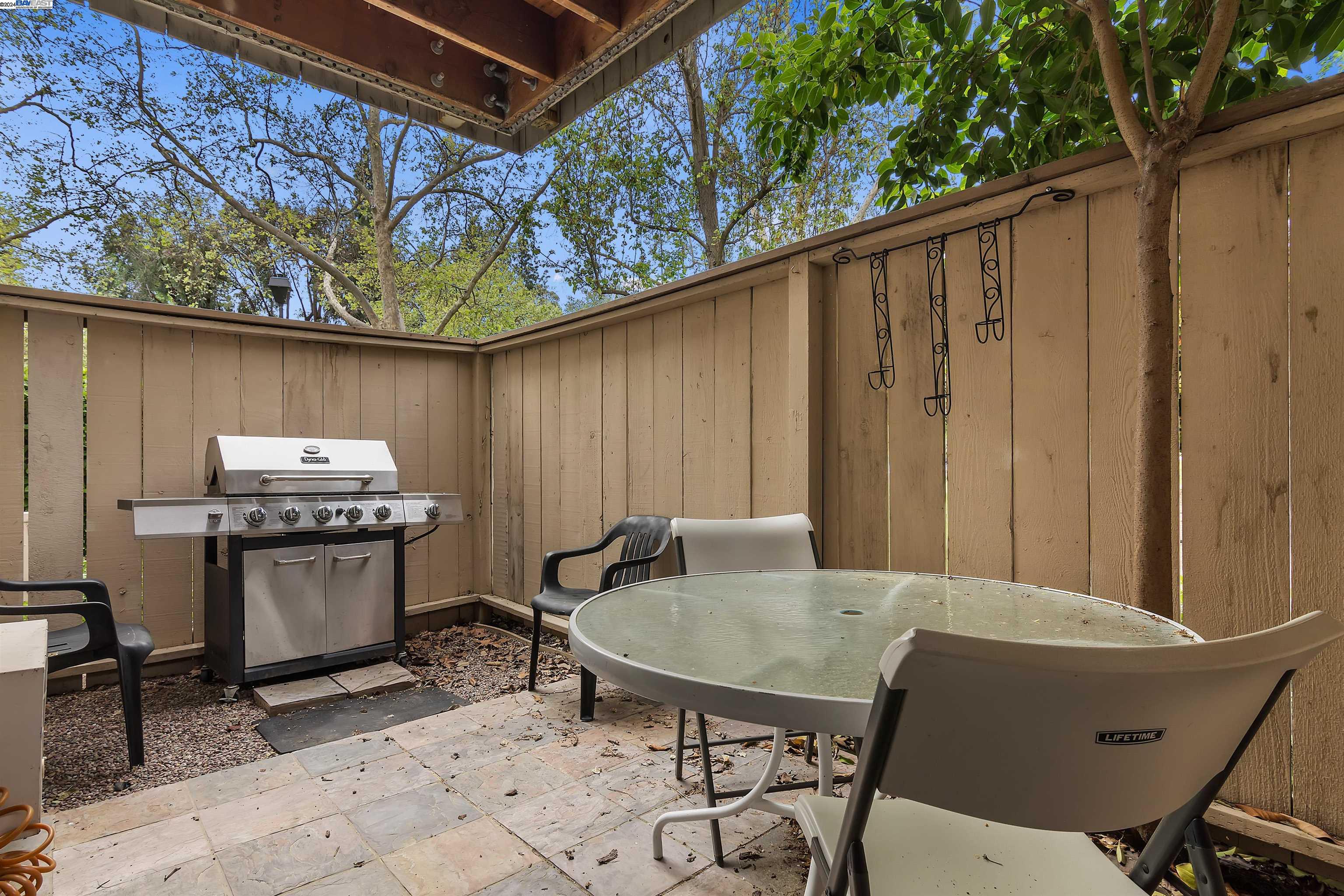 Detail Gallery Image 20 of 22 For 385 Camelback Rd #2,  Pleasant Hill,  CA 94523 - 1 Beds | 1 Baths