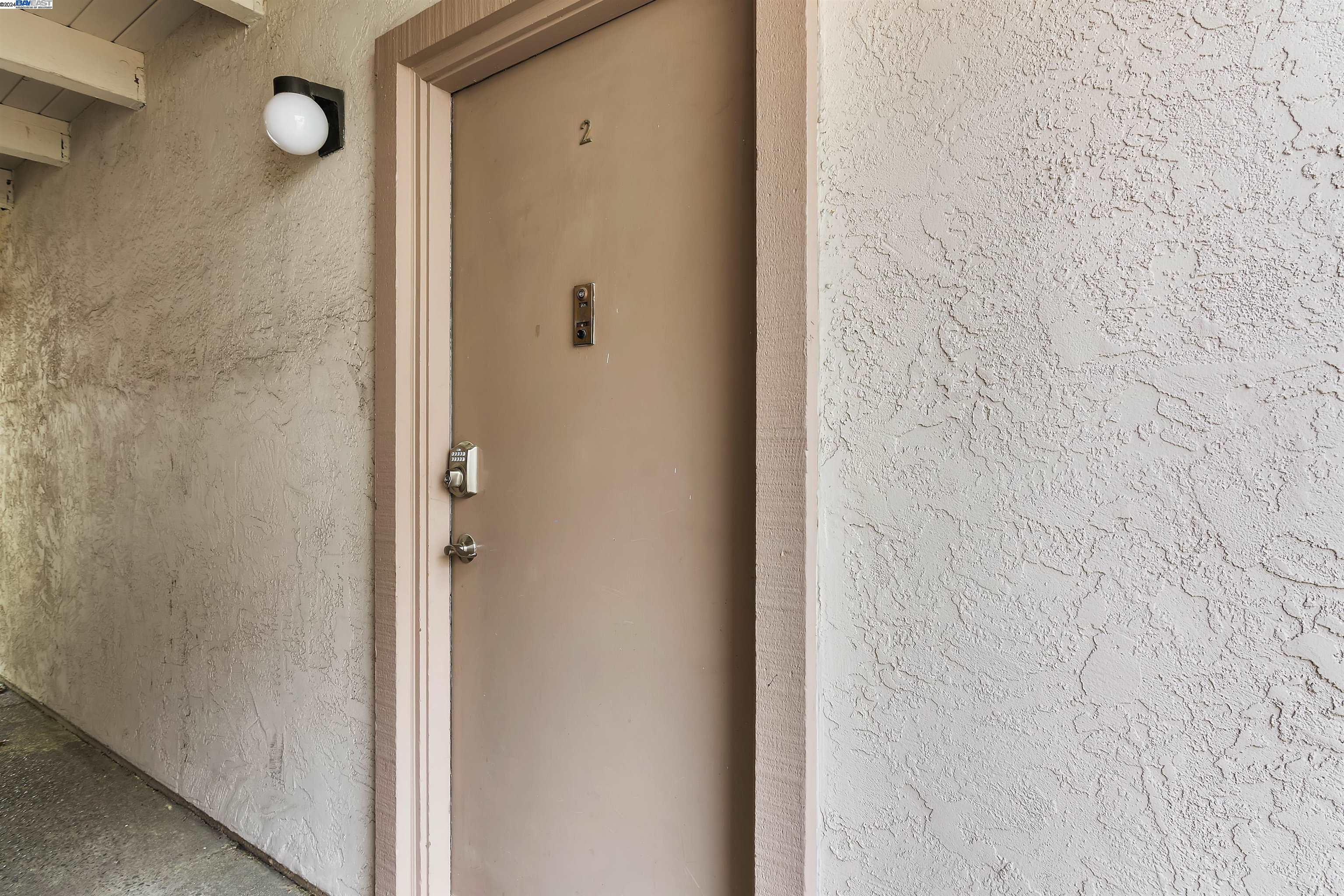 Detail Gallery Image 4 of 22 For 385 Camelback Rd #2,  Pleasant Hill,  CA 94523 - 1 Beds | 1 Baths