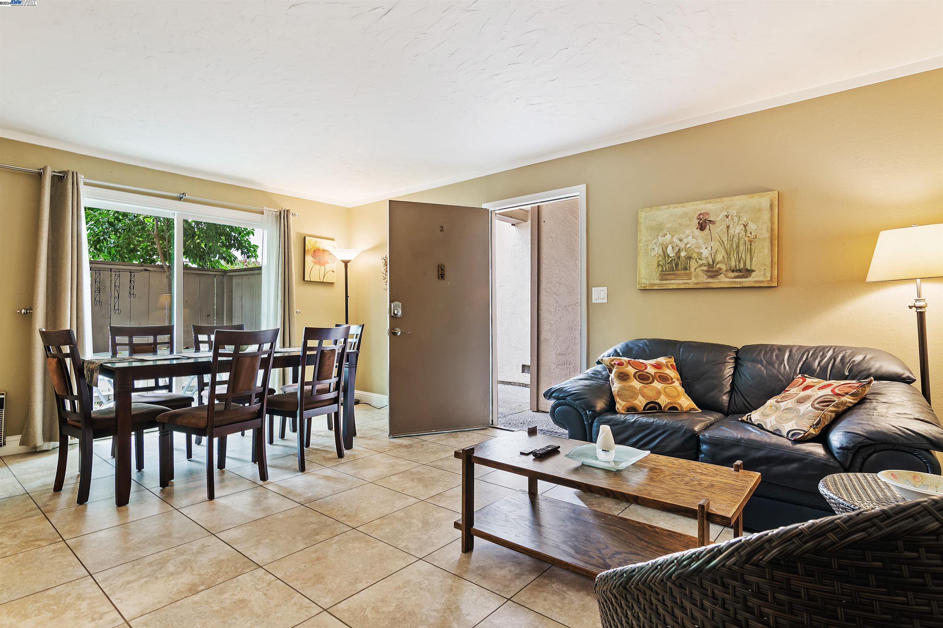 Detail Gallery Image 5 of 22 For 385 Camelback Rd #2,  Pleasant Hill,  CA 94523 - 1 Beds | 1 Baths