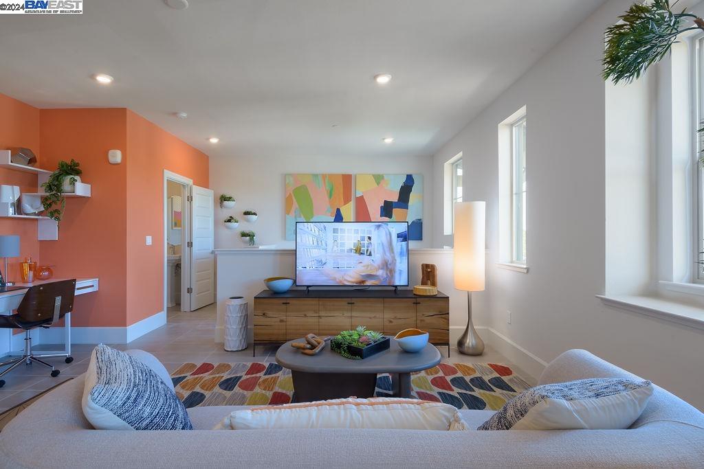 Detail Gallery Image 6 of 8 For 922 Magnolia Terrace #11,  Sunnyvale,  CA 94086 - 2 Beds | 2/1 Baths