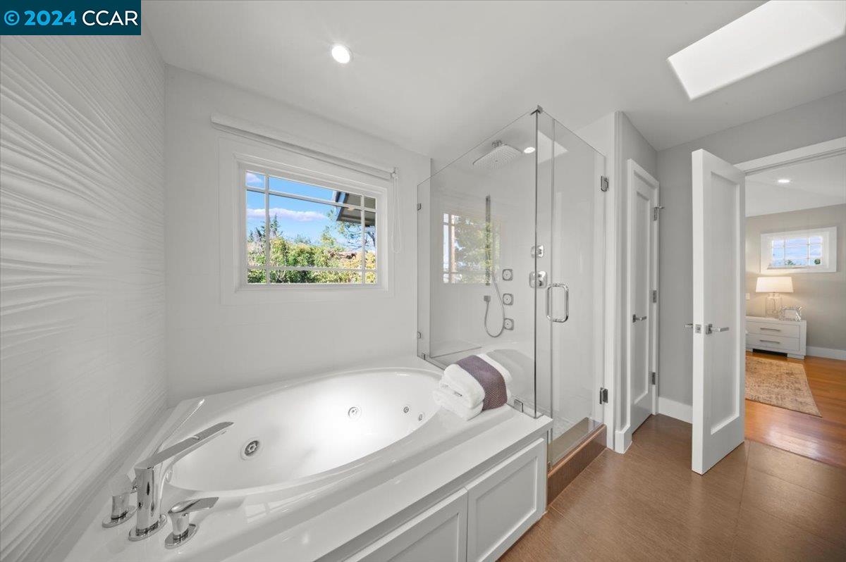 Detail Gallery Image 27 of 48 For 865 E Meadow Dr, Palo Alto,  CA 94303 - 4 Beds | 3/1 Baths