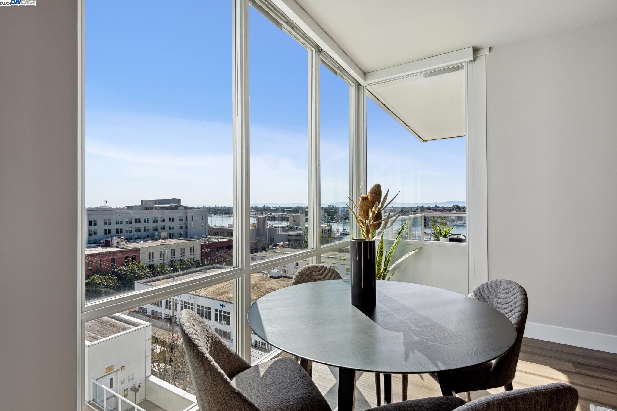 Detail Gallery Image 3 of 54 For 222 Broadway #906,  Oakland,  CA 94607 - 2 Beds | 2 Baths