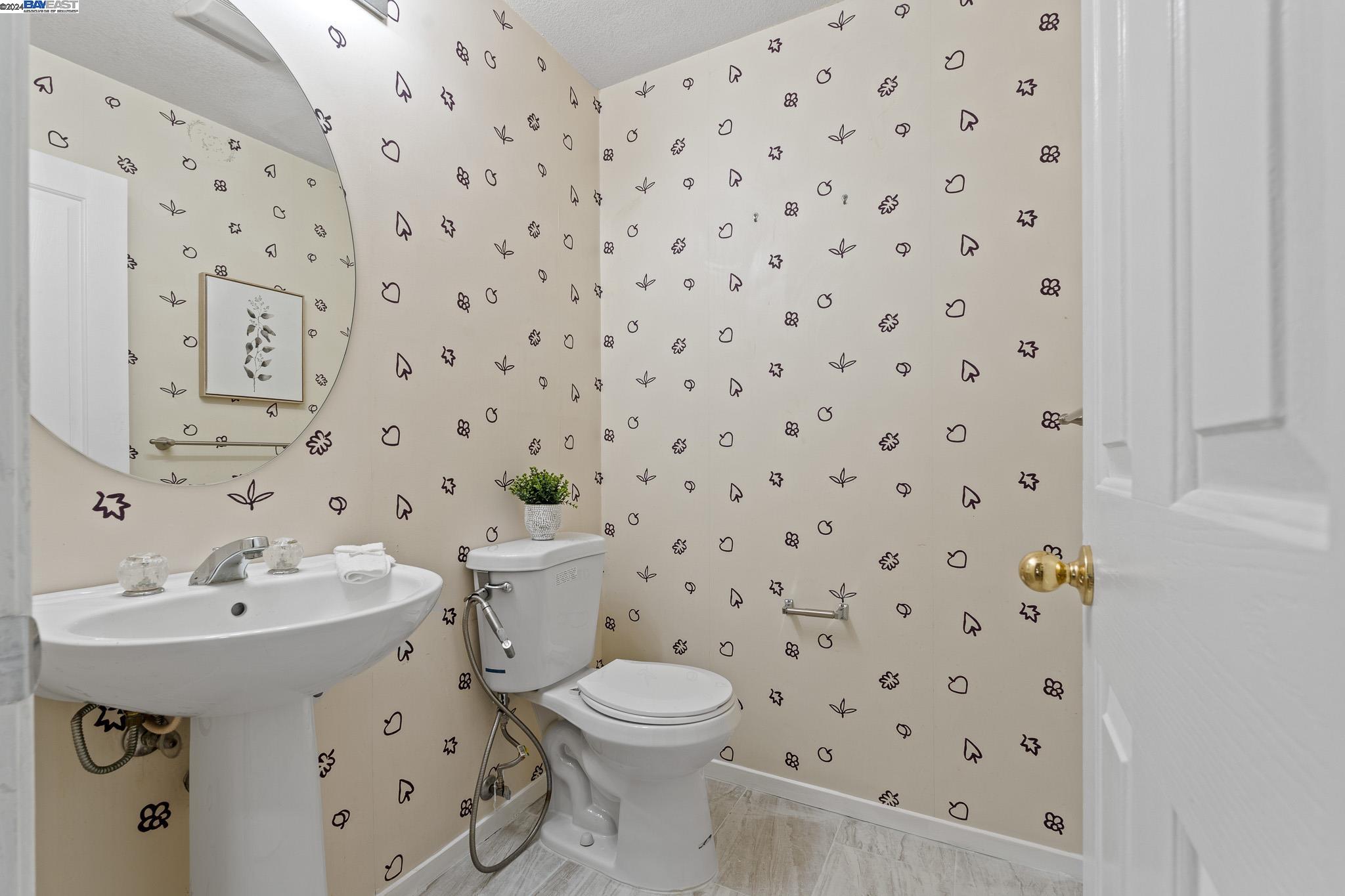 Detail Gallery Image 12 of 28 For 4268 Lucero Ct, Pleasanton,  CA 94588 - 3 Beds | 2/1 Baths