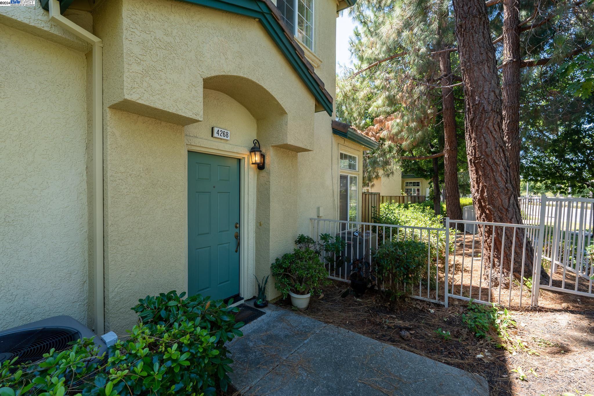 Detail Gallery Image 3 of 28 For 4268 Lucero Ct, Pleasanton,  CA 94588 - 3 Beds | 2/1 Baths