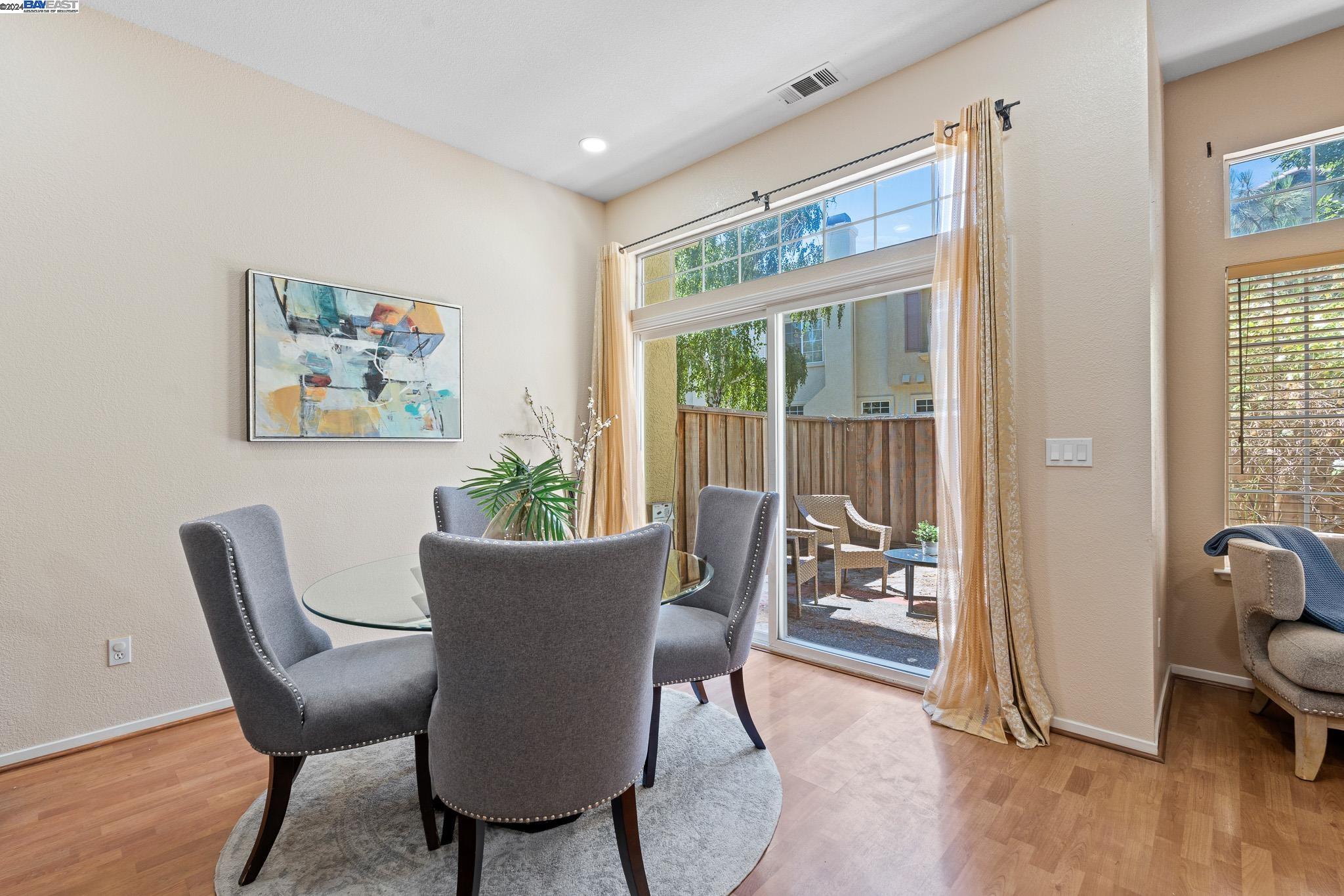 Detail Gallery Image 7 of 28 For 4268 Lucero Ct, Pleasanton,  CA 94588 - 3 Beds | 2/1 Baths