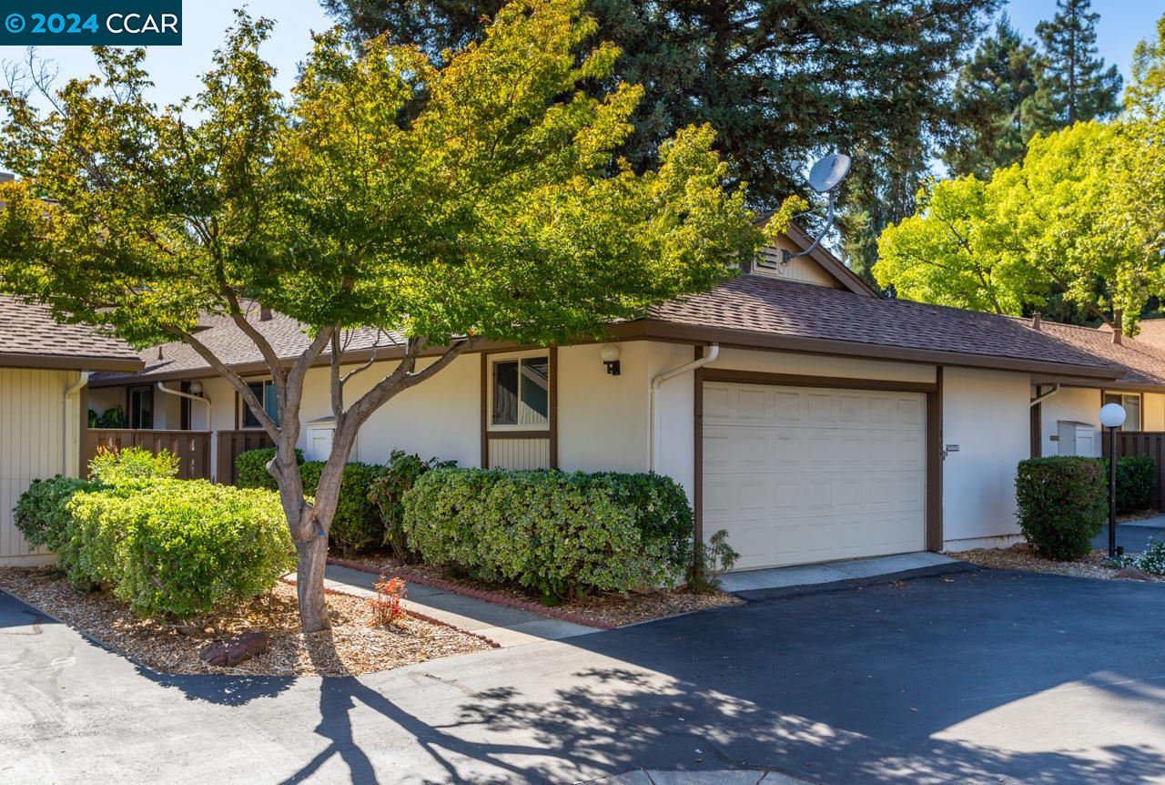 Detail Gallery Image 1 of 1 For 1892 Countrywood Court, Walnut Creek,  CA 94598 - 2 Beds | 2 Baths