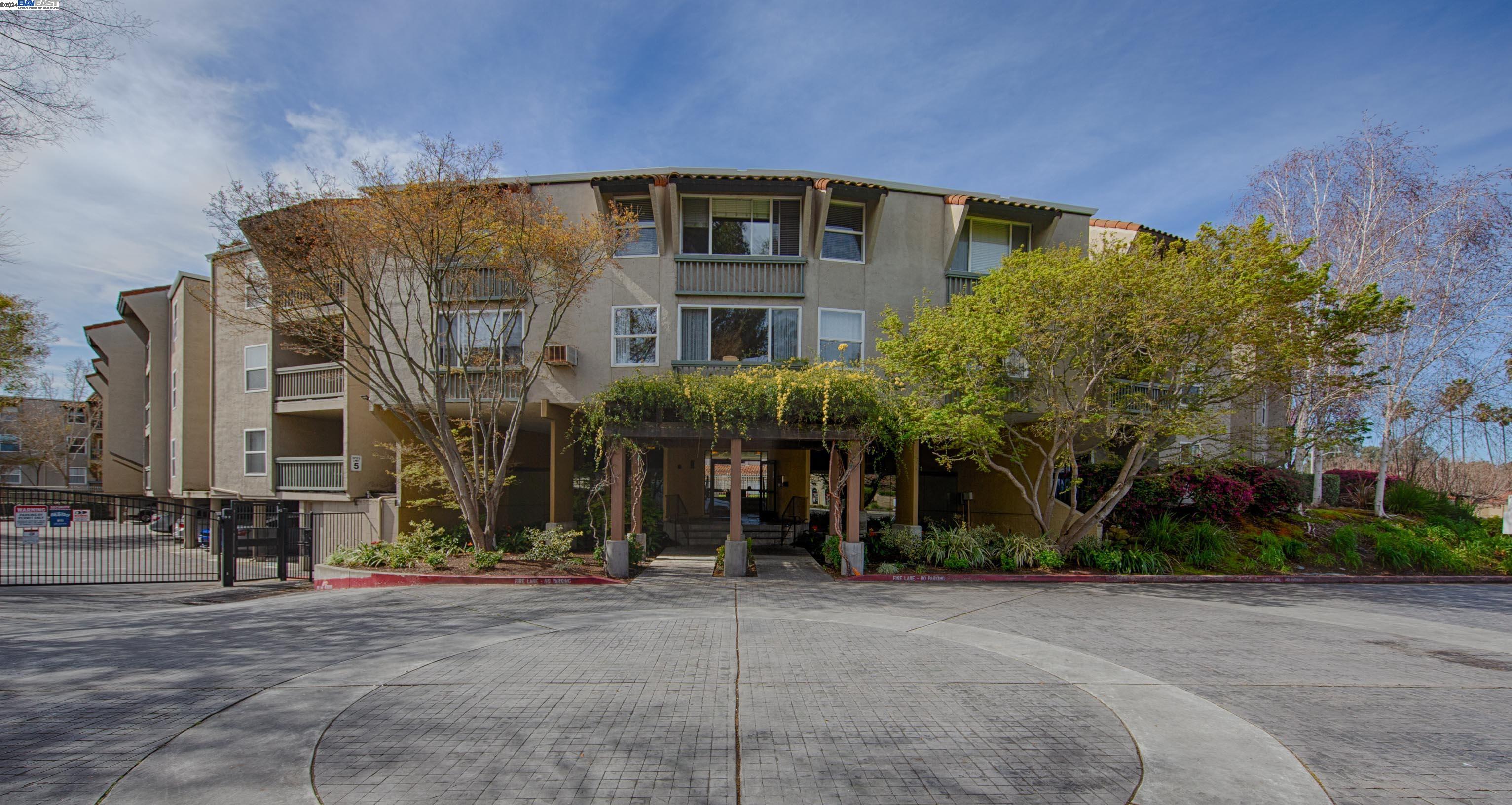 Detail Gallery Image 1 of 18 For 1085 Murrieta Blvd #316,  Livermore,  CA 94550 - 1 Beds | 1 Baths