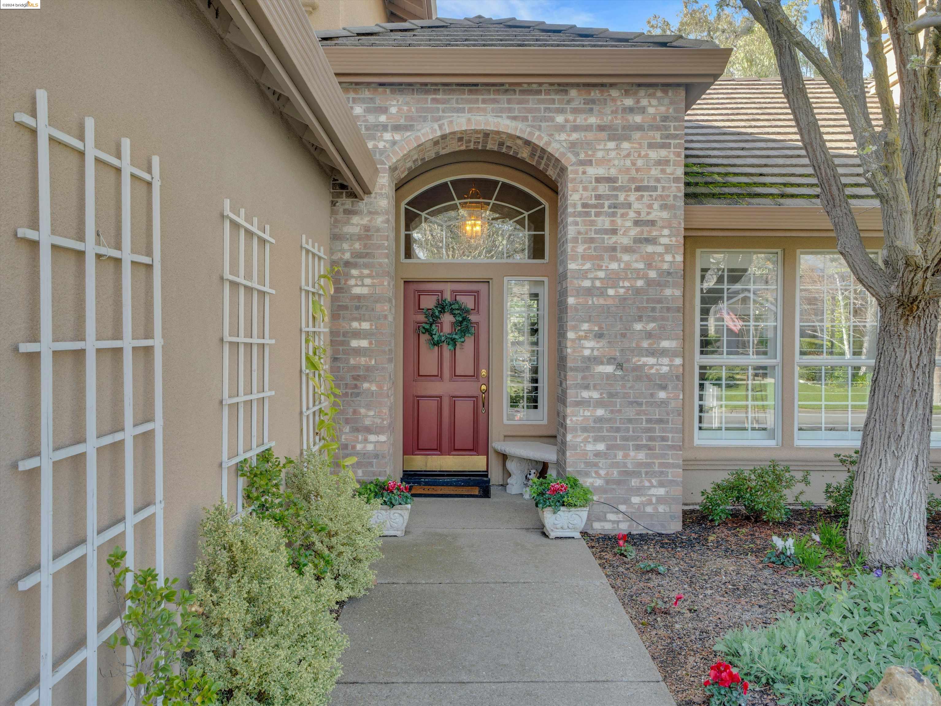 Detail Gallery Image 5 of 52 For 670 Devonshire Loop, Brentwood,  CA 94513 - 4 Beds | 2/1 Baths